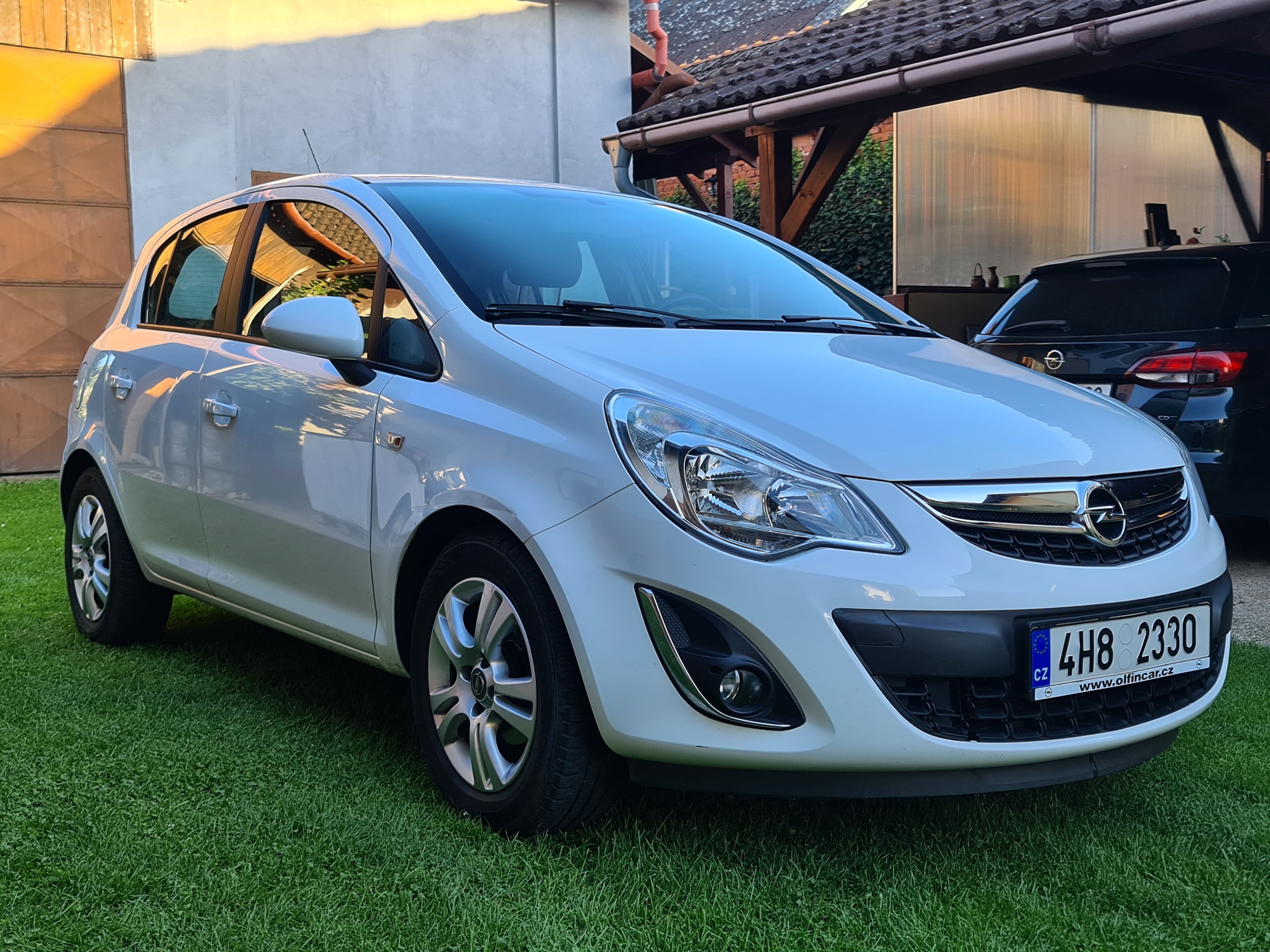 Opel Corsa, 5dv., klima, jen 81372 km - fotka 2