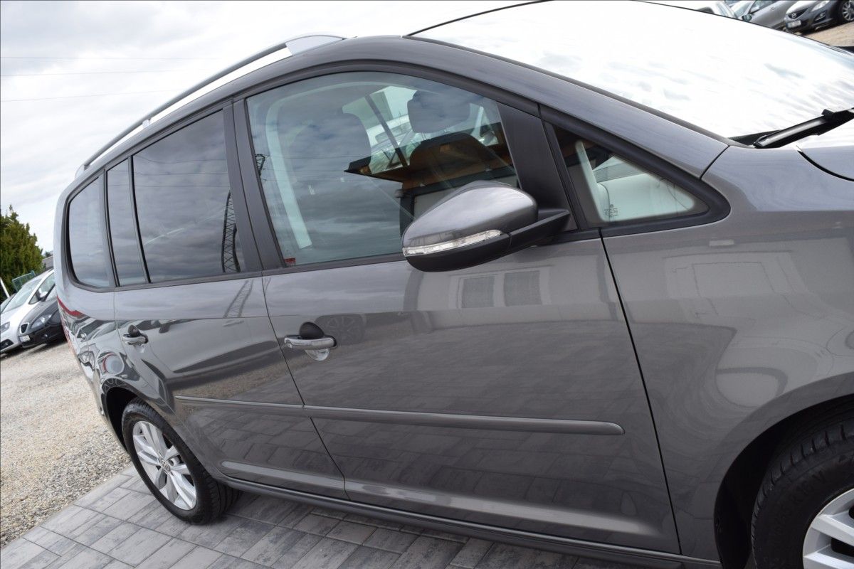 Volkswagen Touran, 1,6 d 77KW BIXENON TAŽNÉ - fotka 5