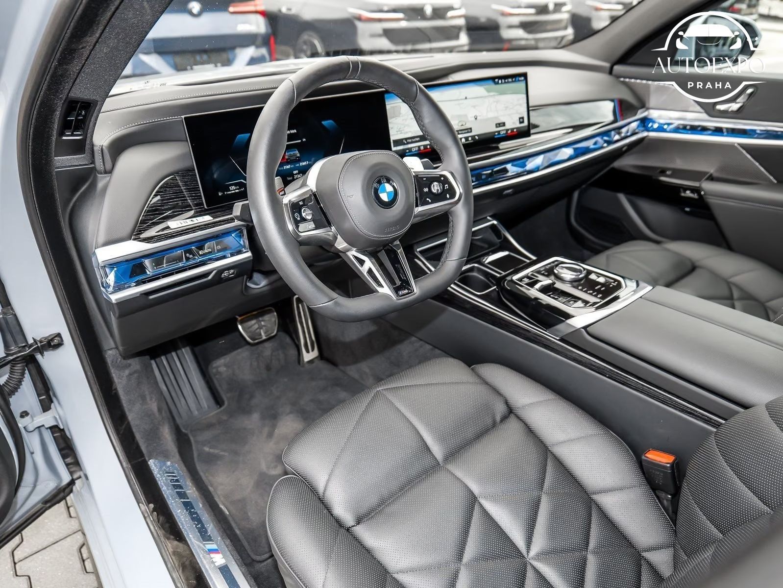 BMW Řada 7, 740d xDrive TV M Sport HUD - fotka 6