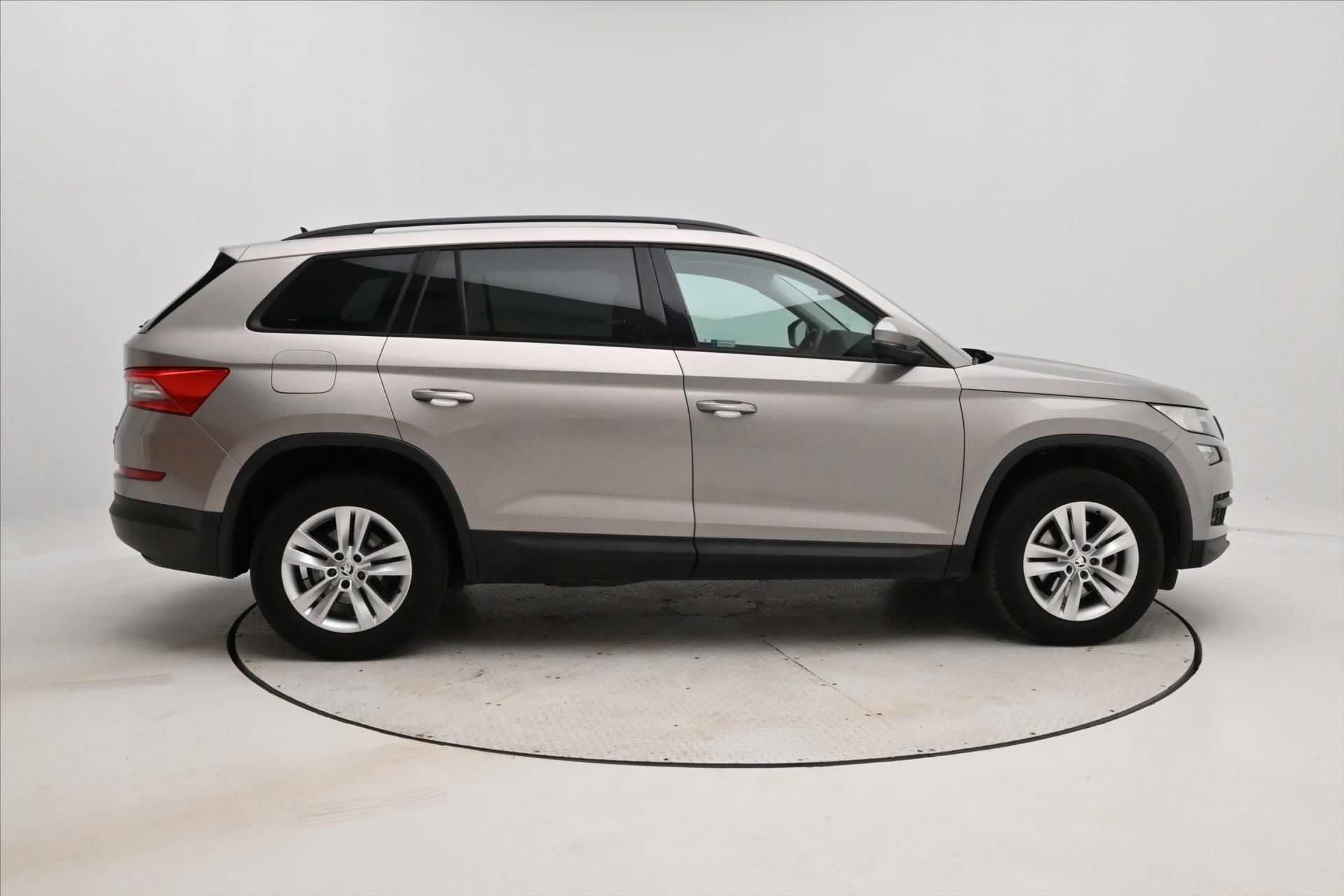 Škoda Kodiaq, 2,0 TDI 110 kW DSG 4x4 Ambitio - fotka 4