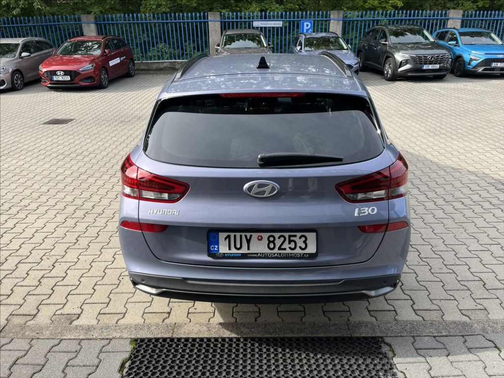 Hyundai i30, 1,6 T-GDi DCT  GO Czech! - fotka 5