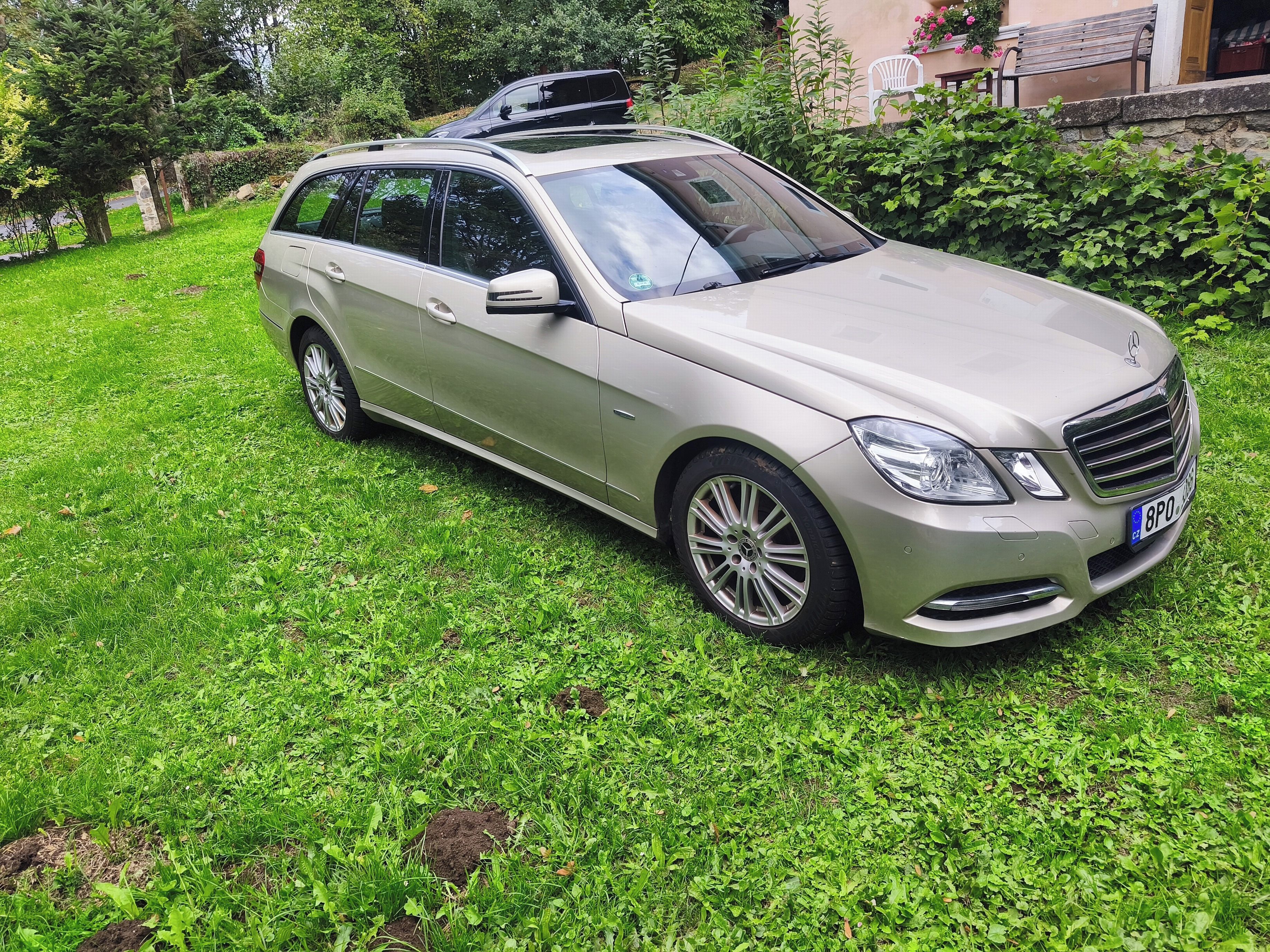 Mercedes-Benz Třídy E, E350 CDI 4Matic 195kW (265 PS) - fotka 4