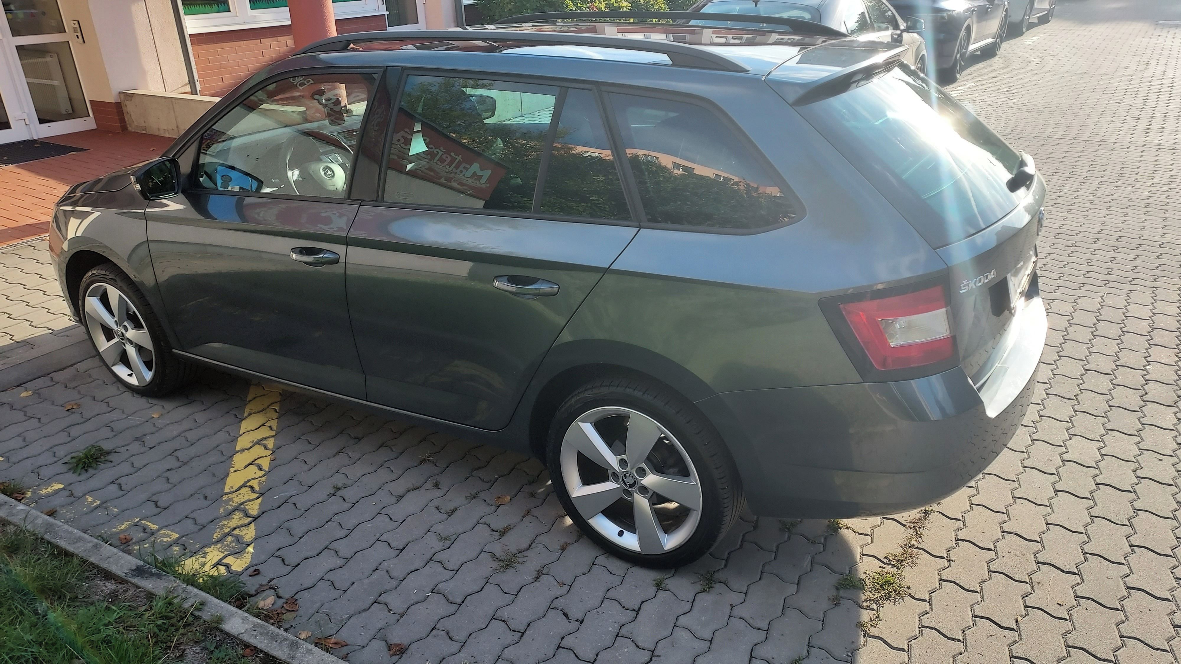 Škoda Fabia, 1.2 TSI  !!!! čtyřválec !!!! - fotka 4