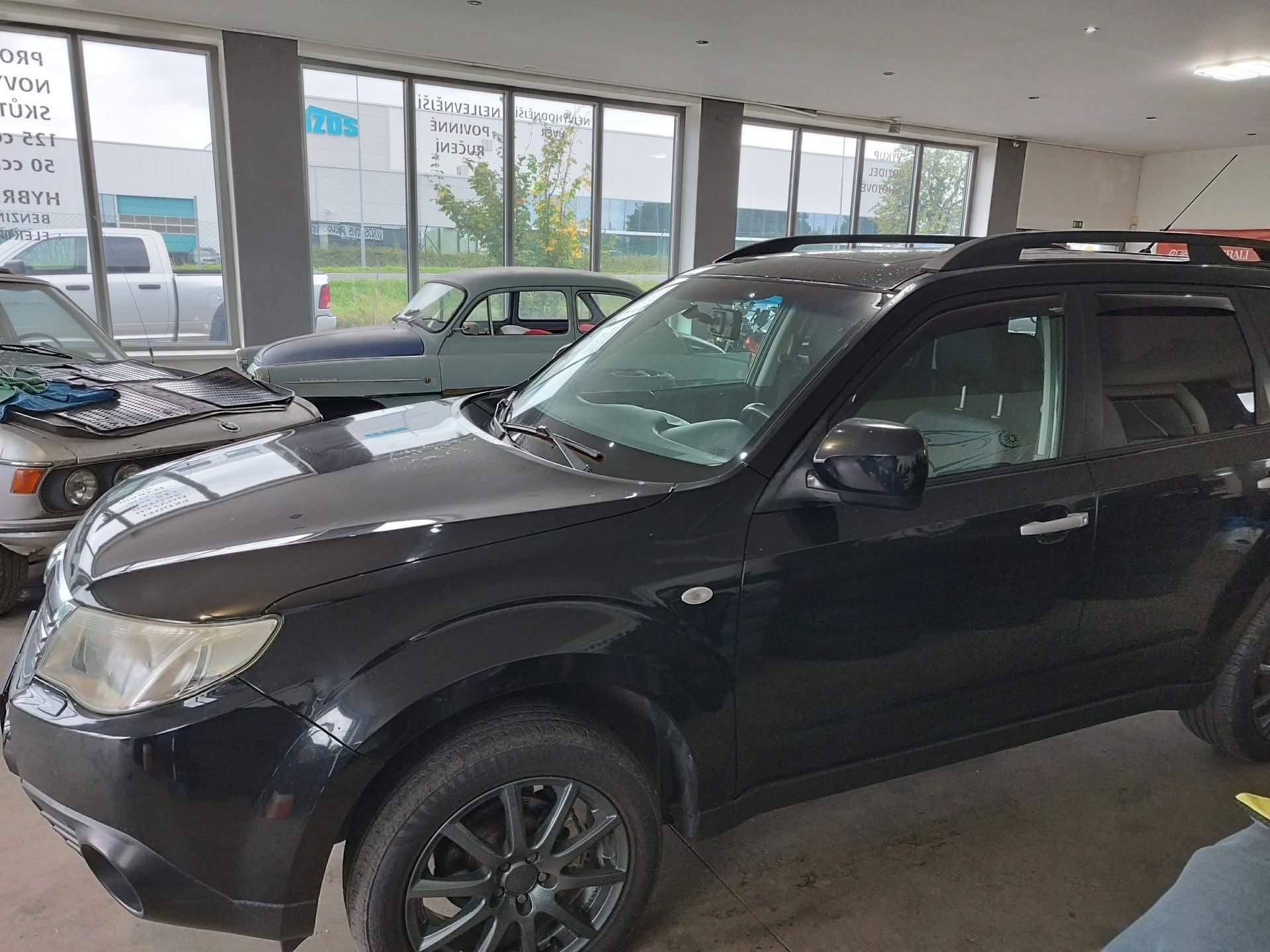 Subaru Forester, 2.0i,taž.zař.,4x4 - fotka 2