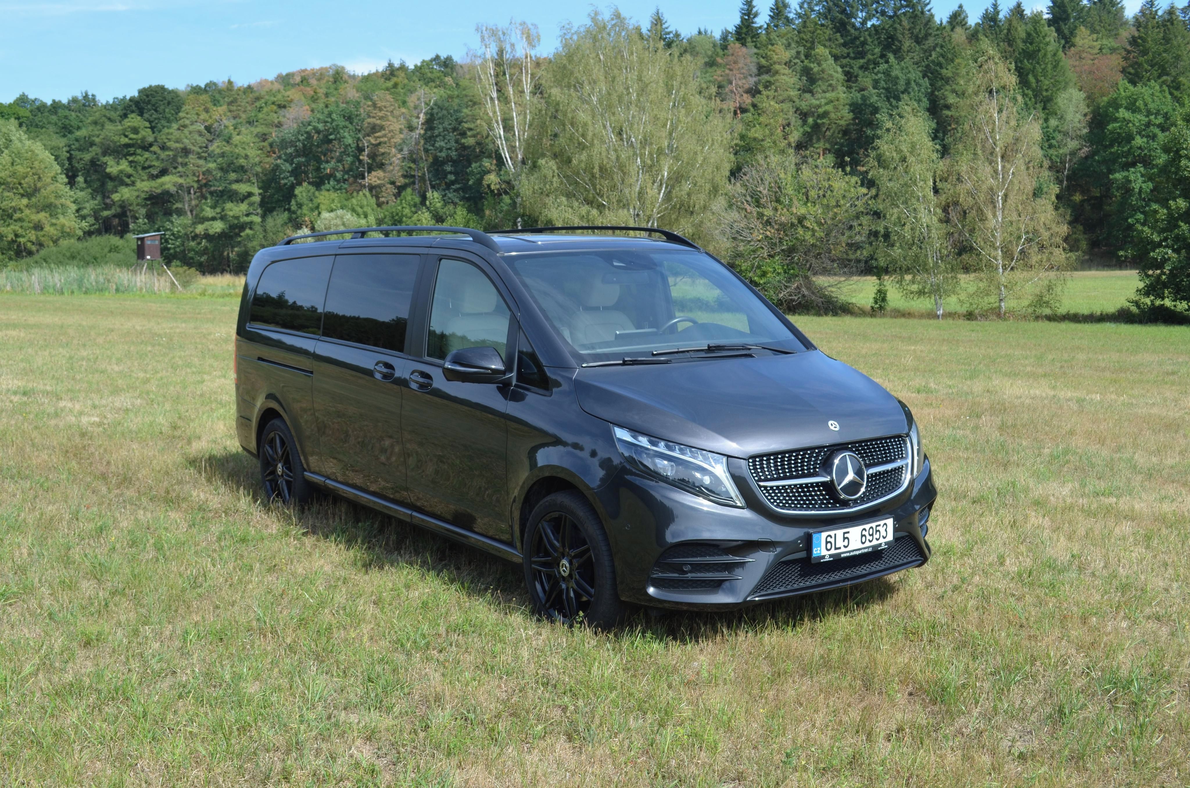 Mercedes-Benz Třídy V, Mercedes-Benz V 300d AMG XL - fotka 4