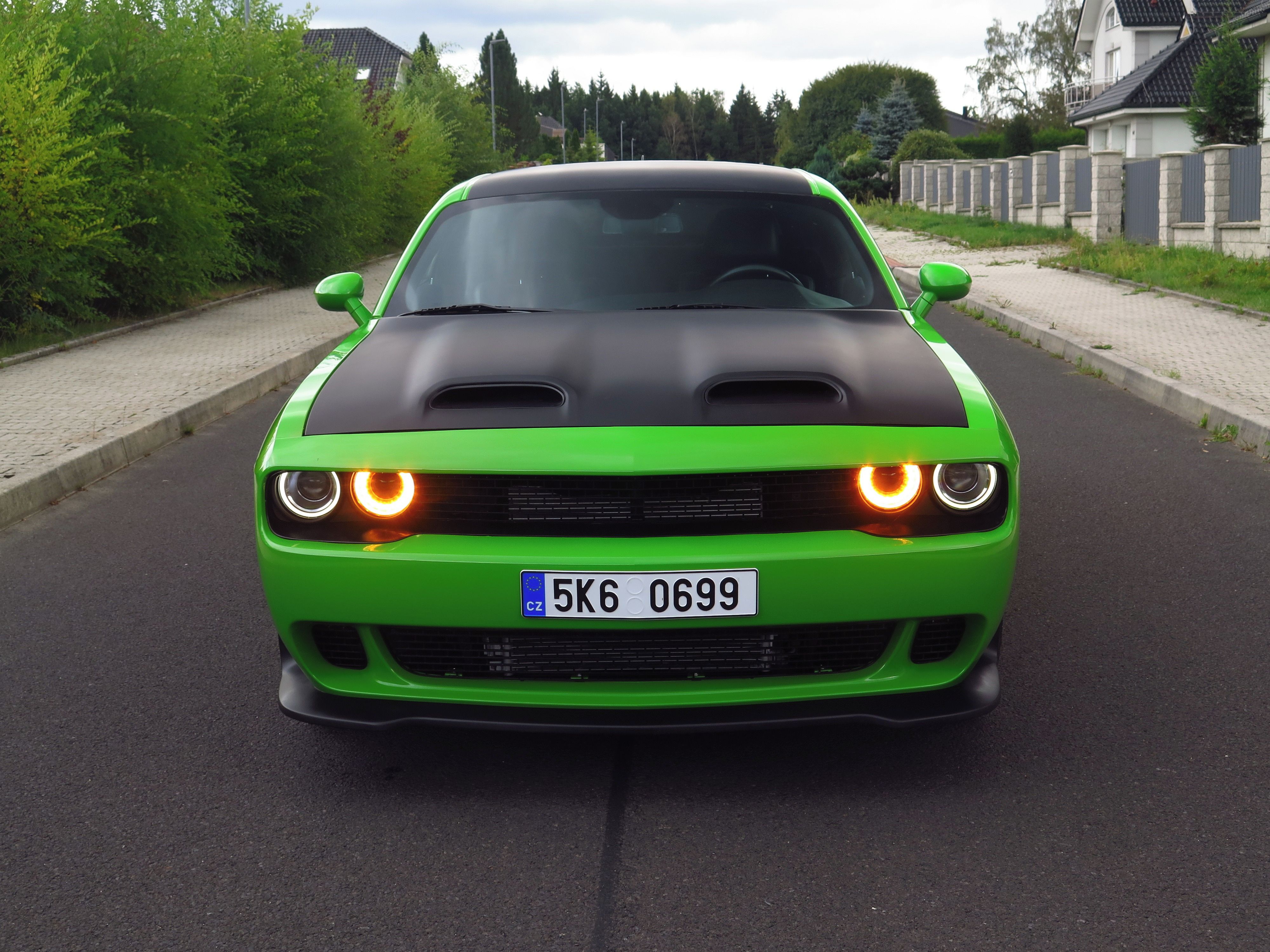 Dodge Challenger, 3.6 V6 - 4x4 - SRT vzhled - fotka 3