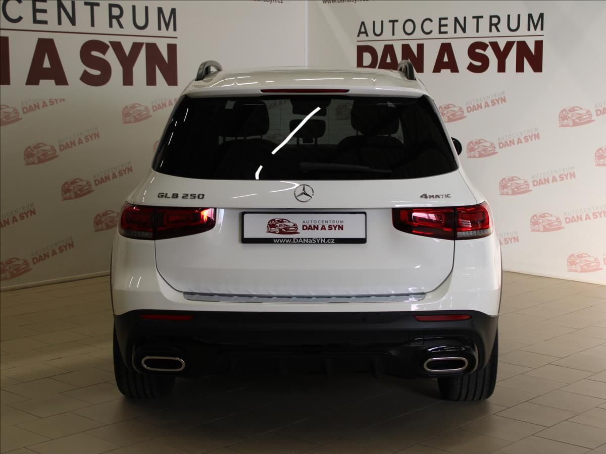 Mercedes-Benz GLB, 2,0 250 4Matic AMG Line - fotka 5