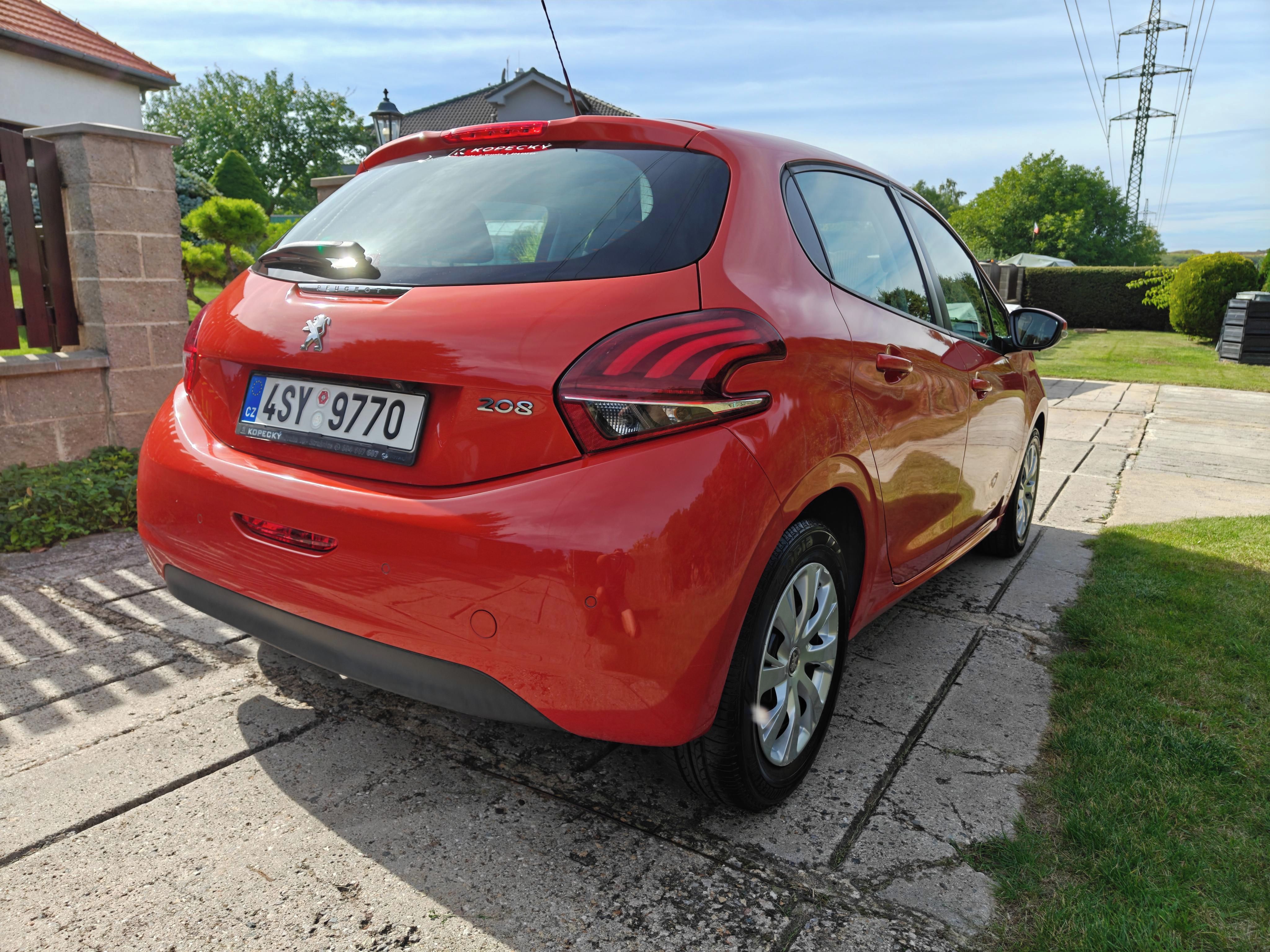 Peugeot 208, 1.2 i, najeto pouze 27.300km - fotka 6
