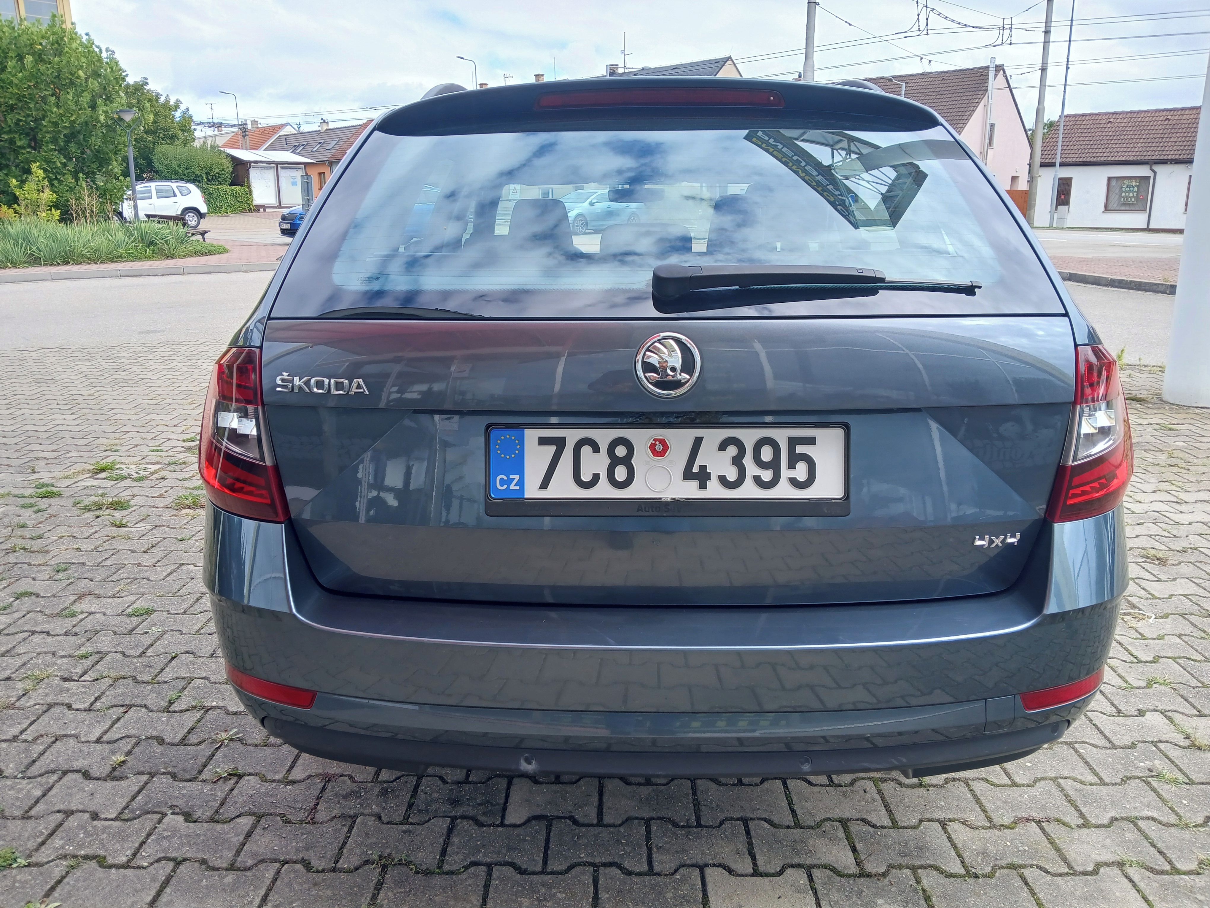 Škoda Octavia, 2.0TDI STYLE, 4X4, 110kW, man. - fotka 4