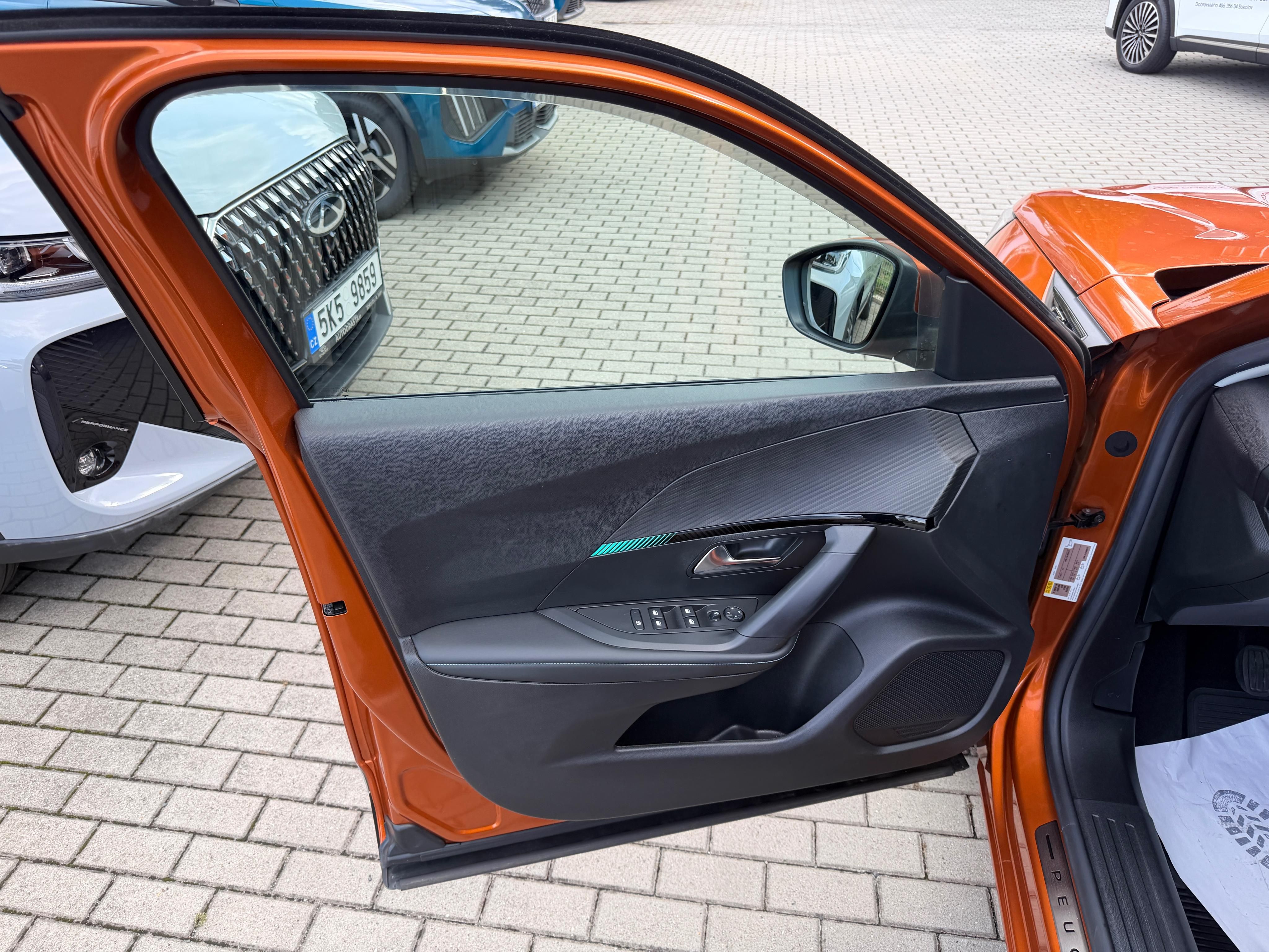 Peugeot 2008, ALLURE PACK 1.2 PT 1.maj - fotka 6