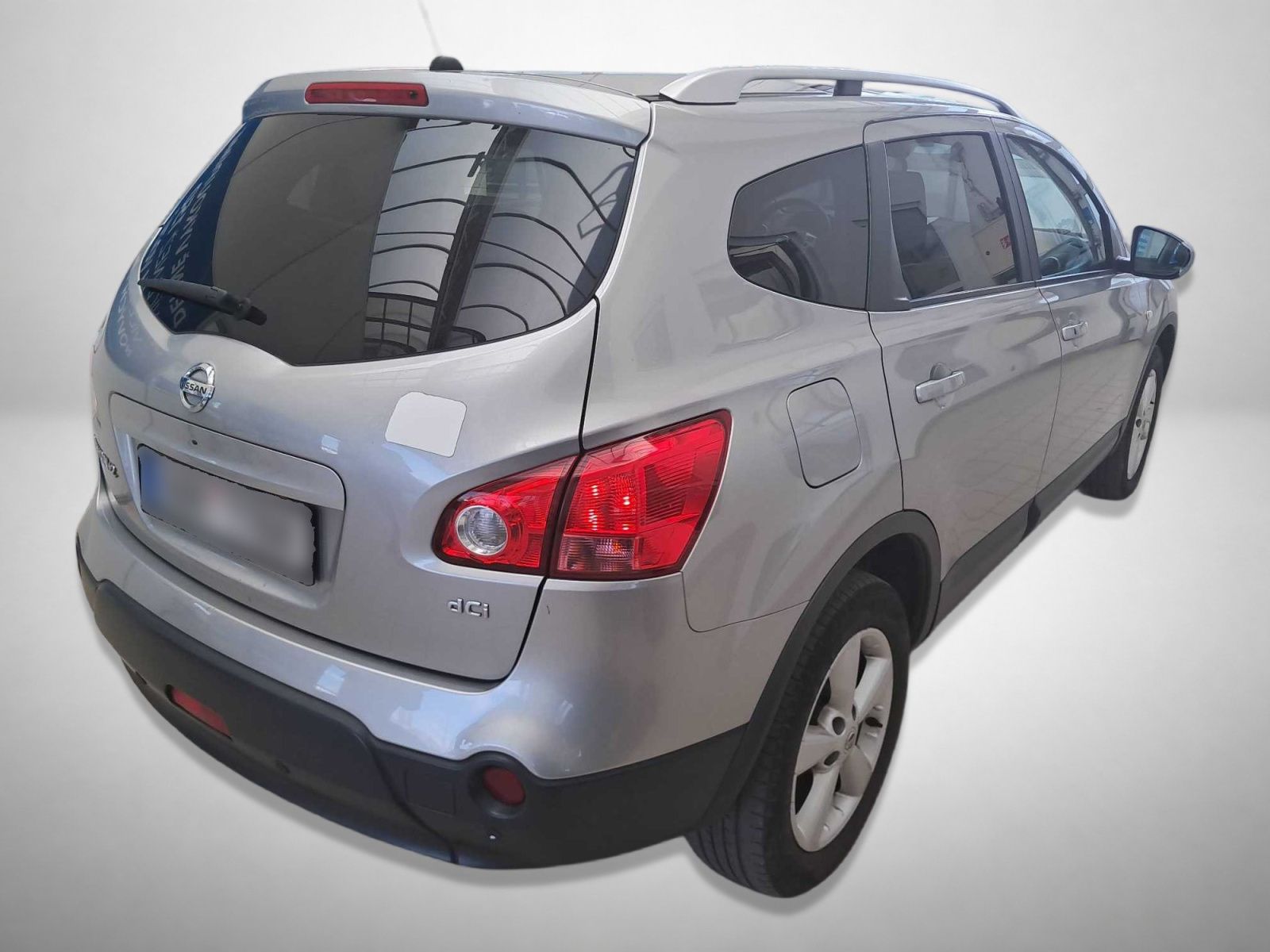 Nissan Qashqai, 2.0 dCi, 7 míst, ČR,1.maj - fotka 2