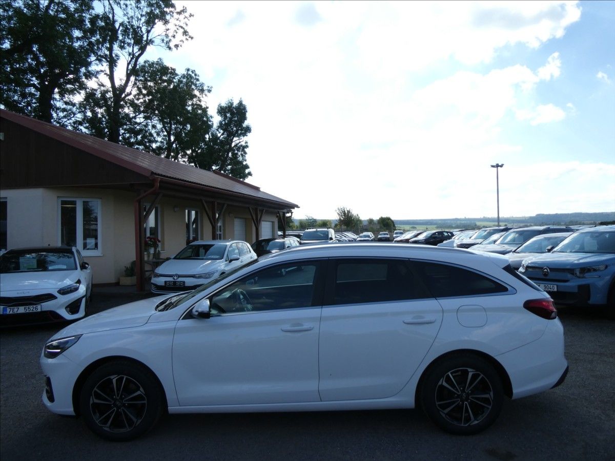 Hyundai i30, 1,0 T-GDi 88kW Smart,ČR,naviga - fotka 6
