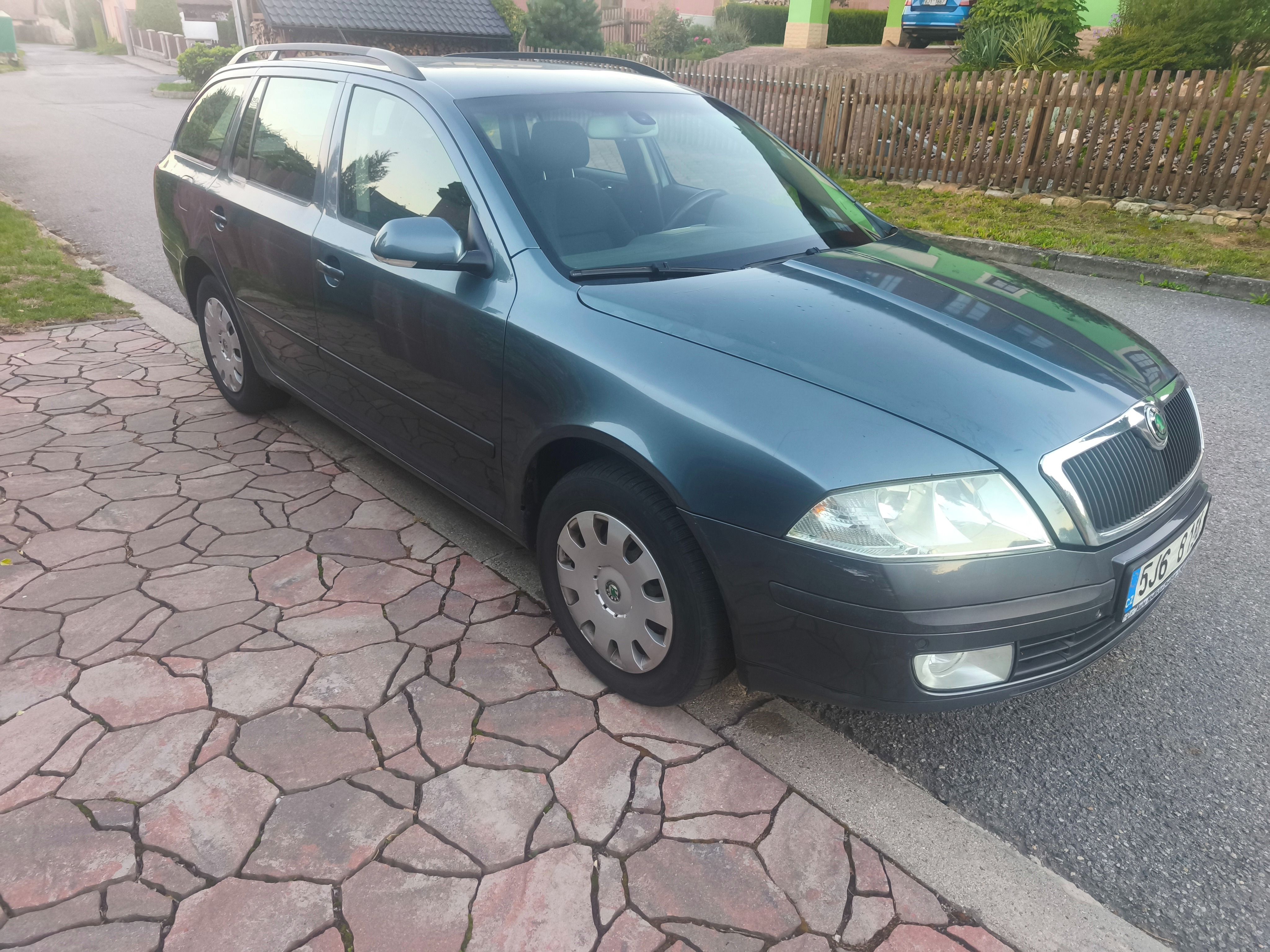 Škoda Octavia - fotka 2