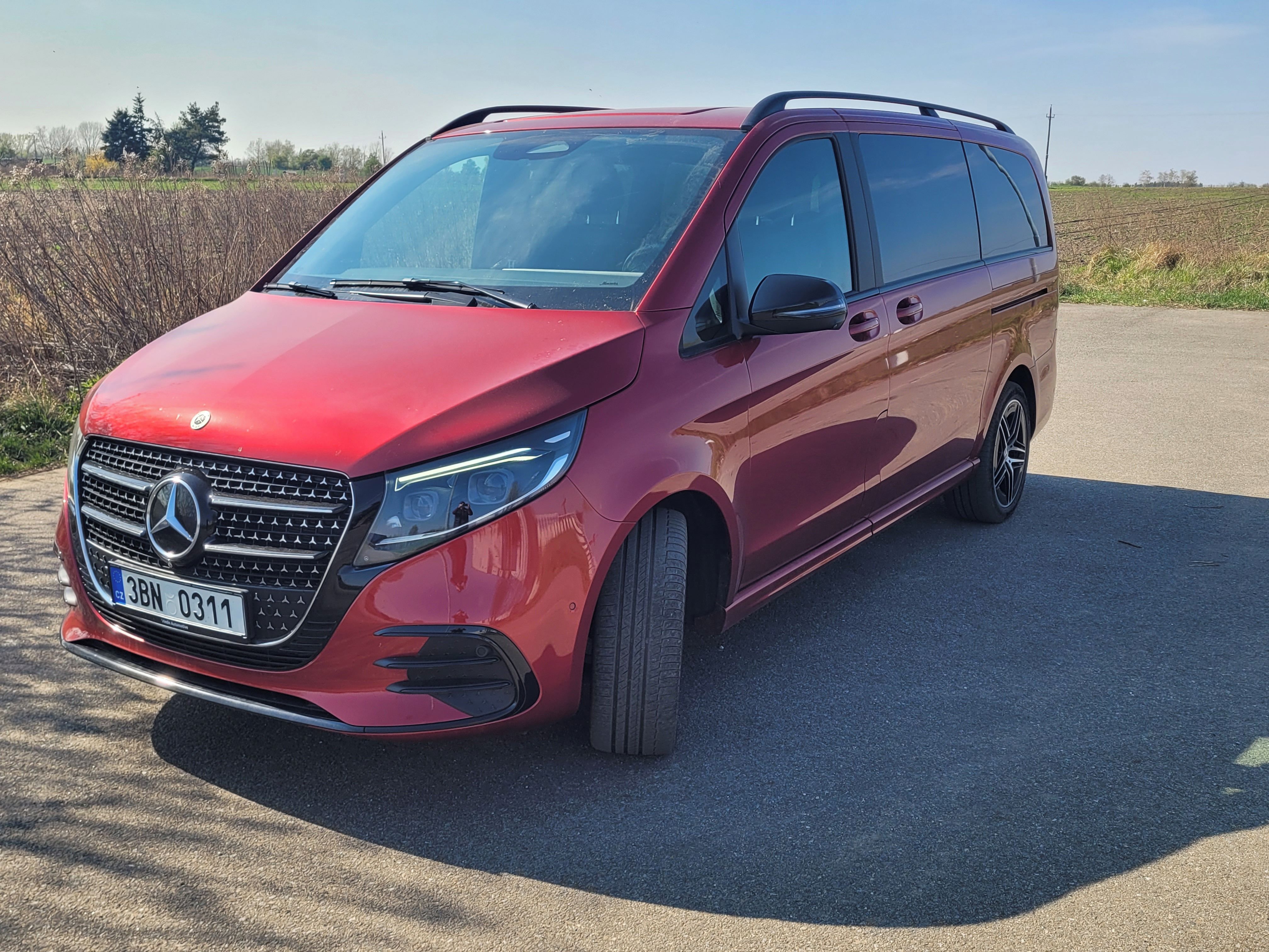 Mercedes-Benz Třídy V, Model MERCEDES BENZ V 300d AMG - fotka 5