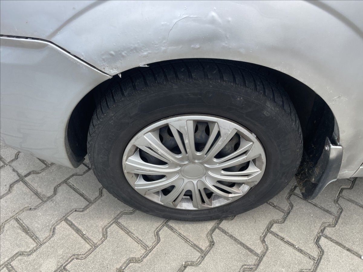 Hyundai Matrix, 1,6 16V ČR STK 7/2027 + ZIMNÍ - fotka 6