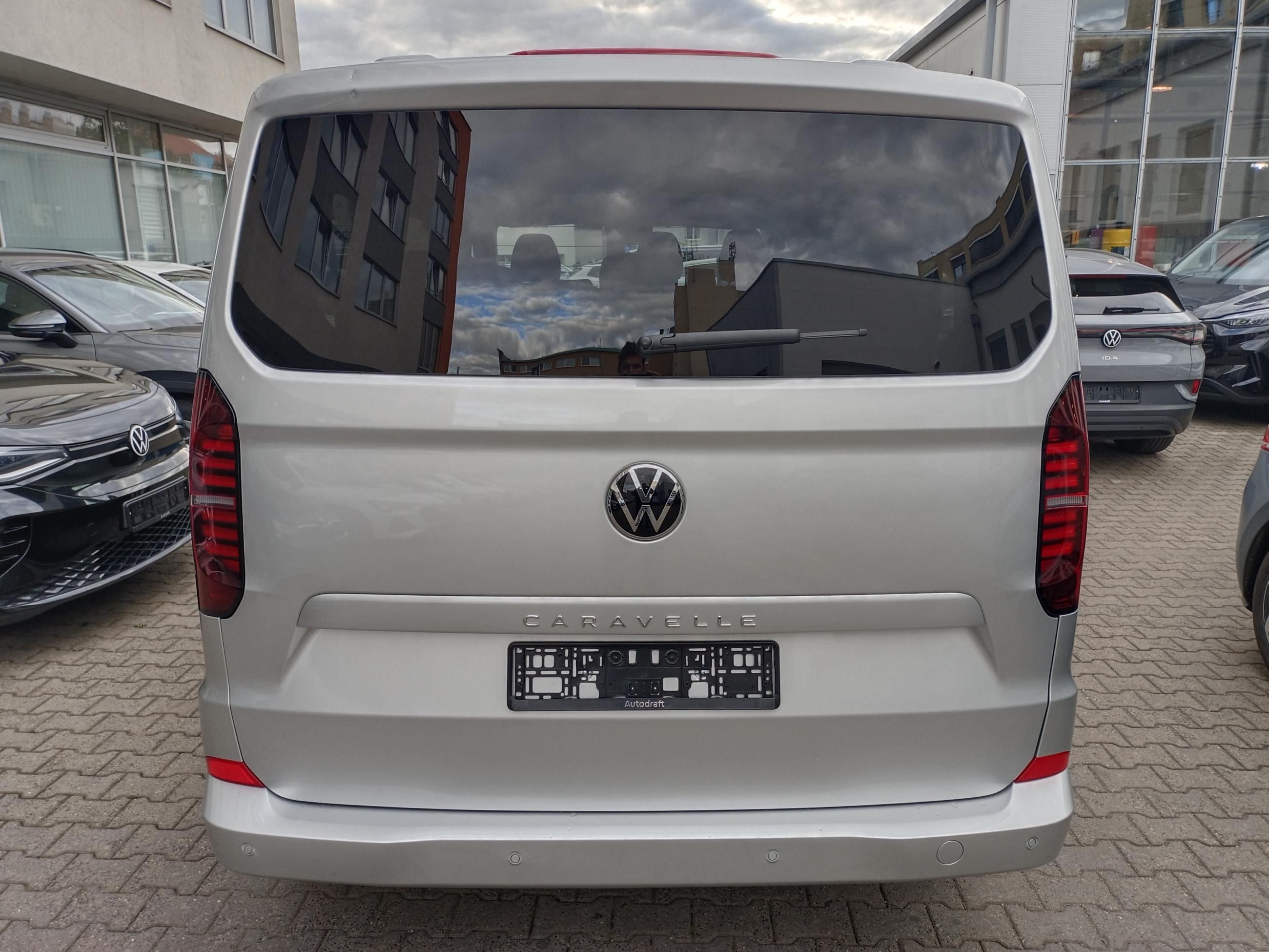 Volkswagen Caravelle, 2.0 TDI 110kW DSG / 9-Míst - fotka 5
