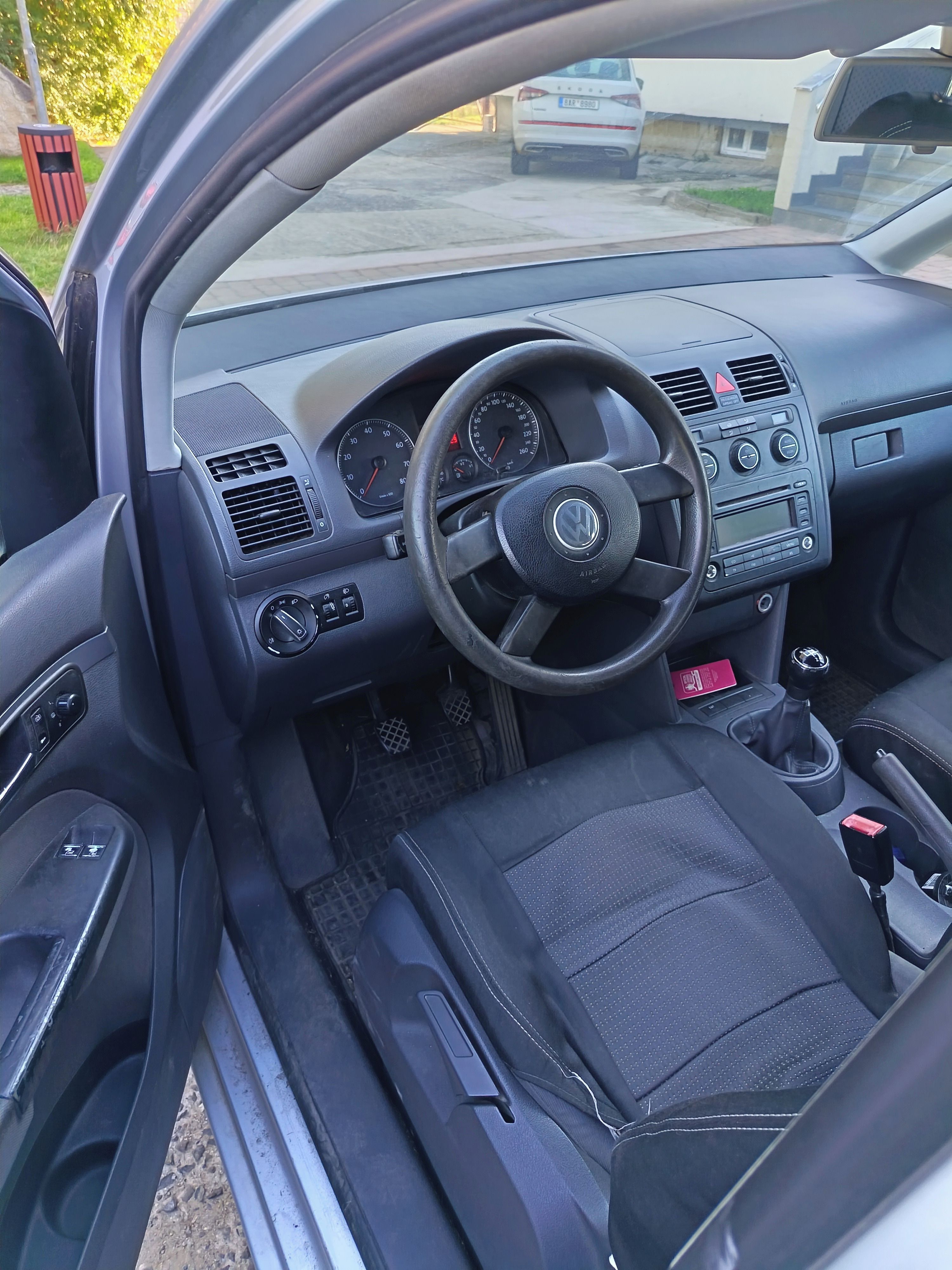 Volkswagen Touran, 1.6 MPI - fotka 3