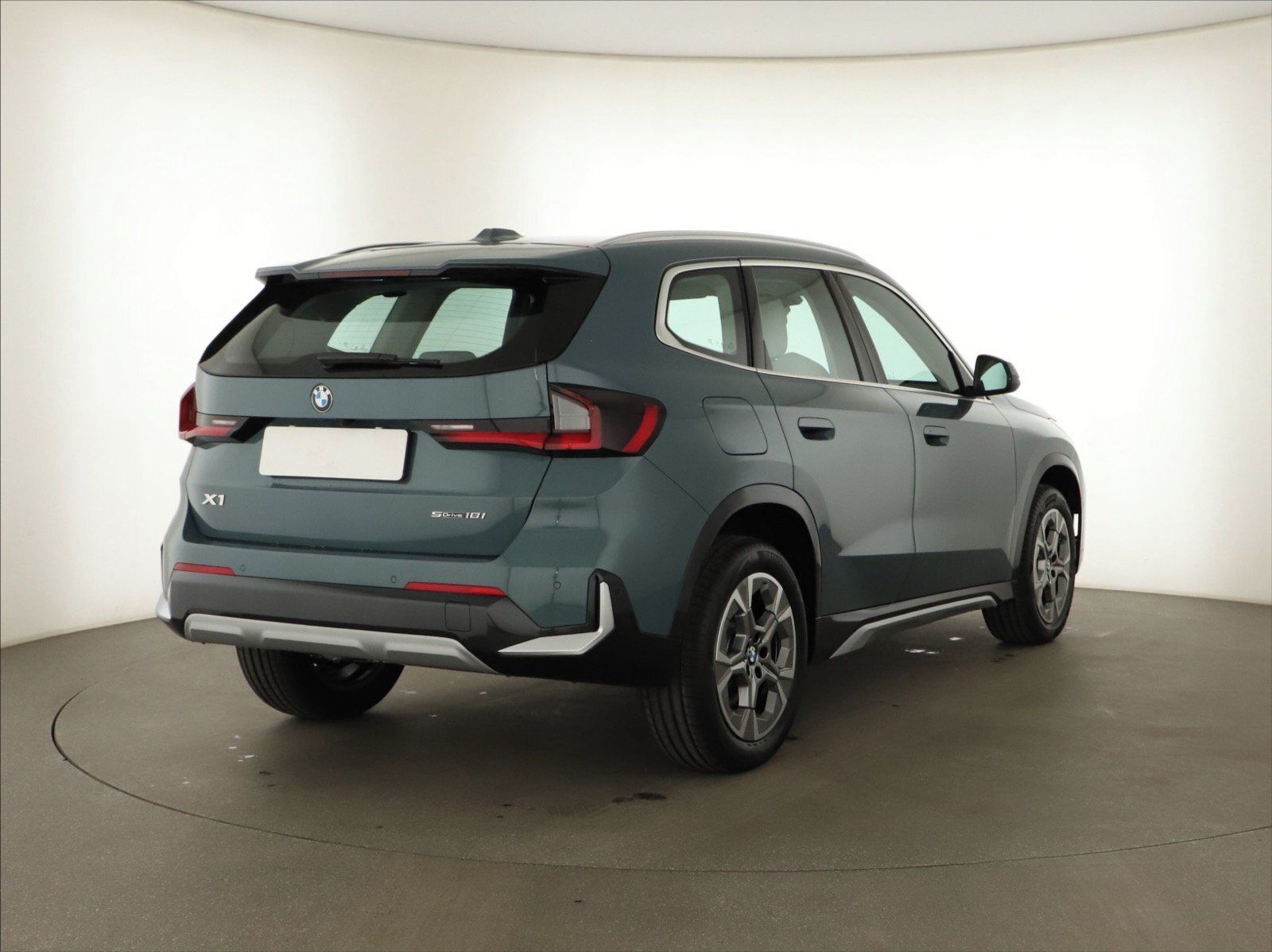BMW X1, sDrive18i, XLine Edition - fotka 5