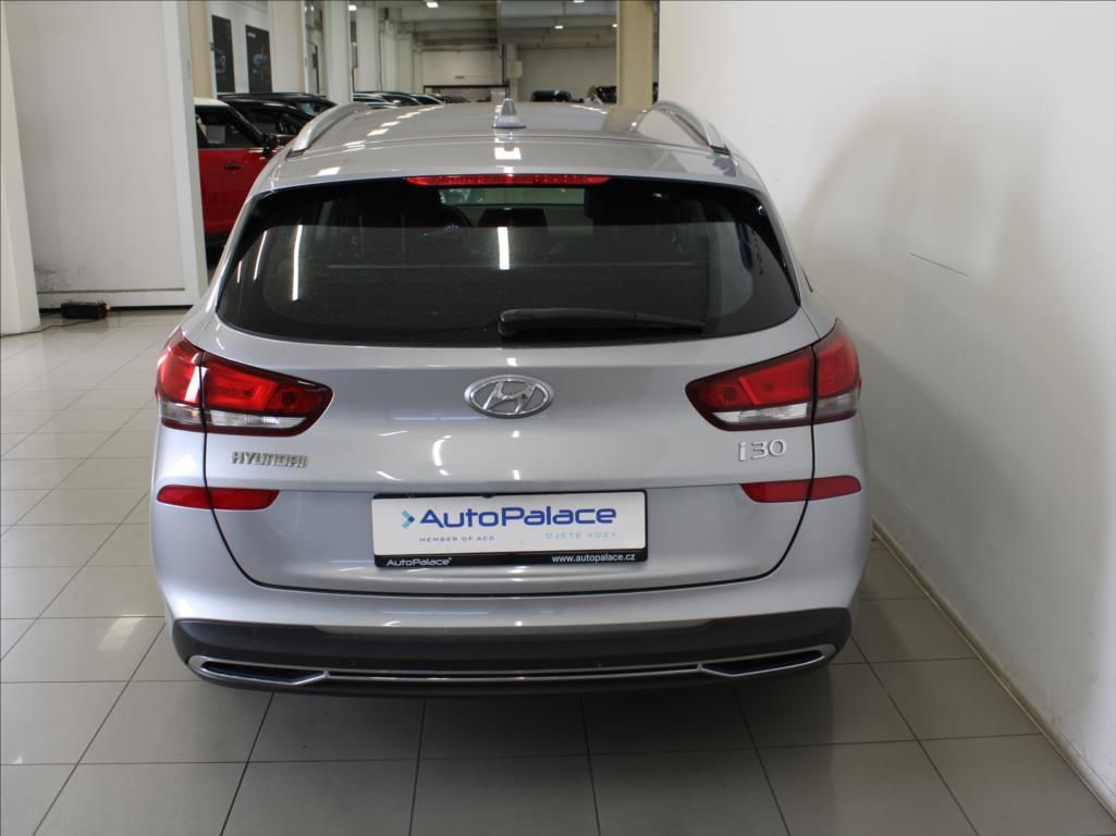 Hyundai i30, 1,0 T-GDi 88kW 28tkm.Záruka ČR - fotka 4