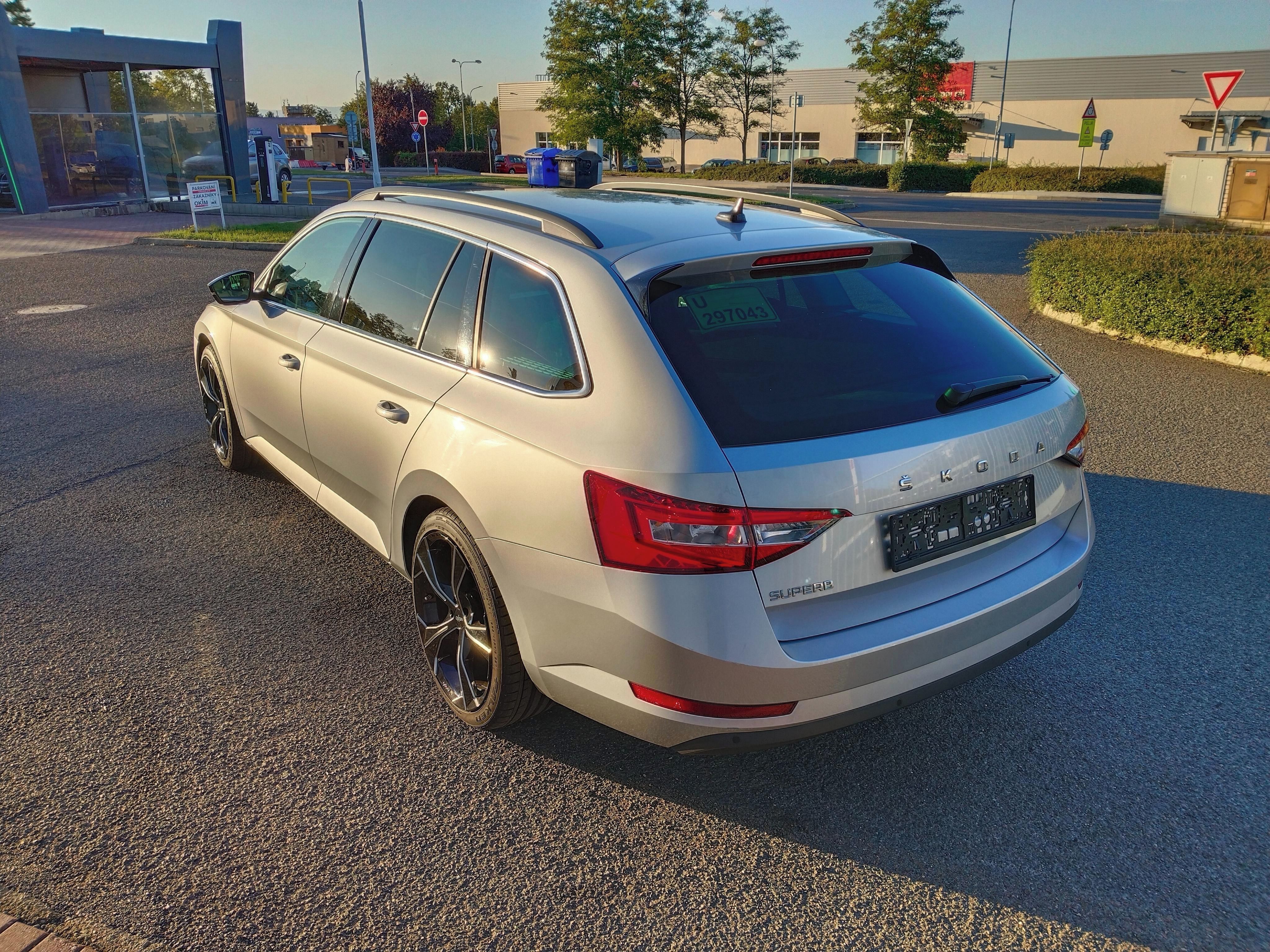 Škoda Superb - fotka 5