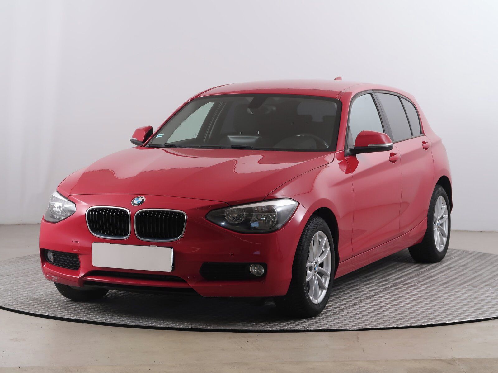 BMW Řada 1, 114i - fotka 2