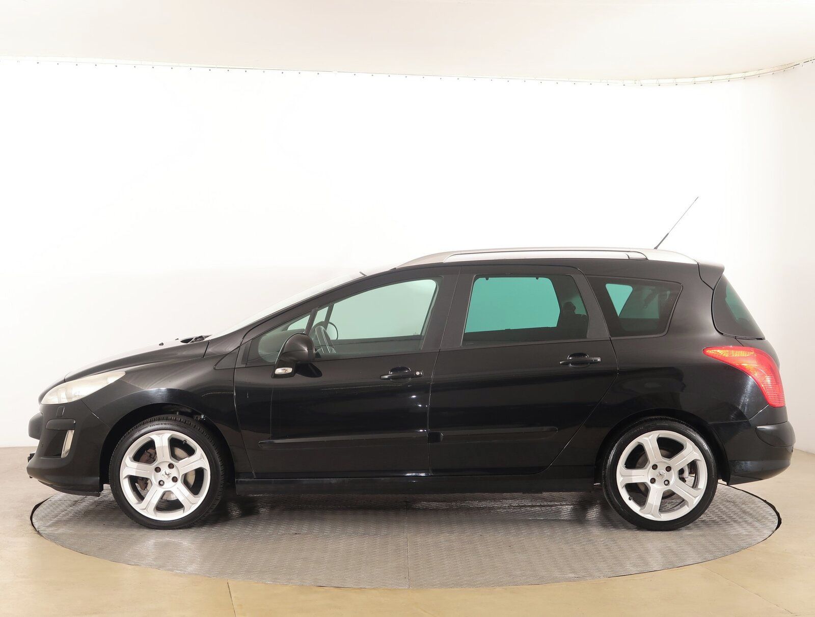 Peugeot 308, 1.6 THP, 7 míst, po STK - fotka 3