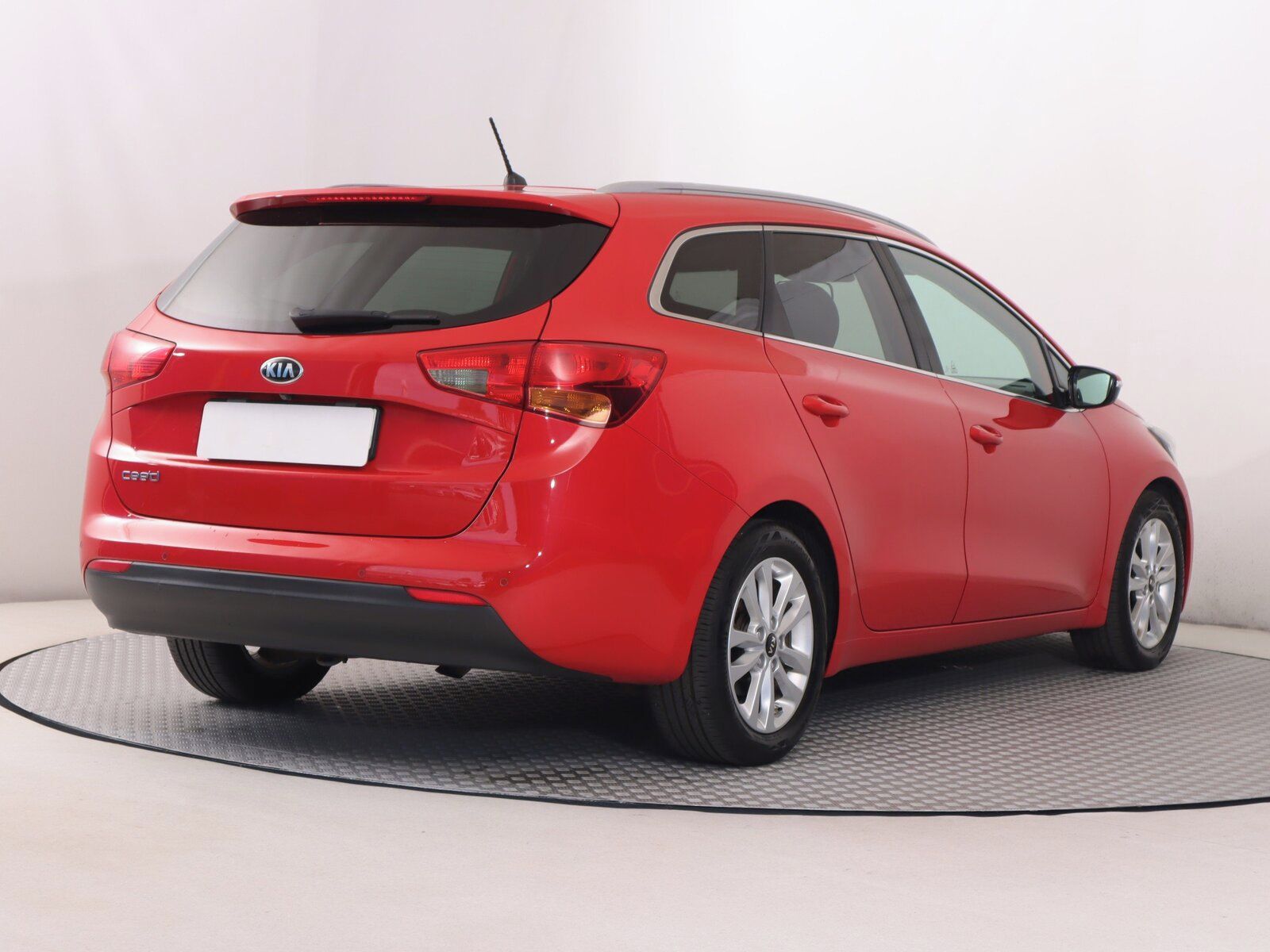 Kia Cee´d, 1.6 GDI, Automat, Serv.kniha - fotka 5