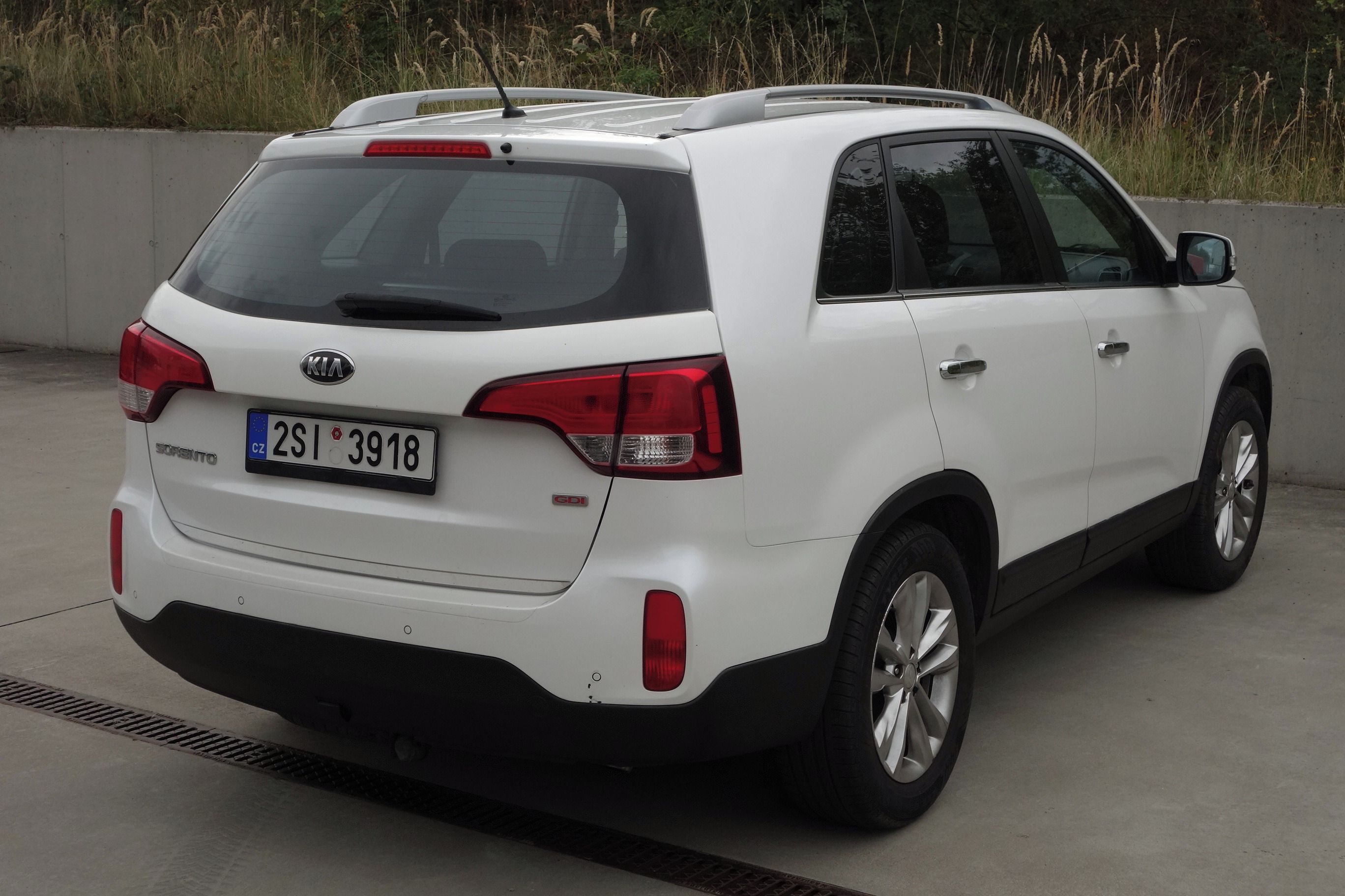 Kia Sorento, 2.4 GDI Benzín, Automat, 4x2 - fotka 5