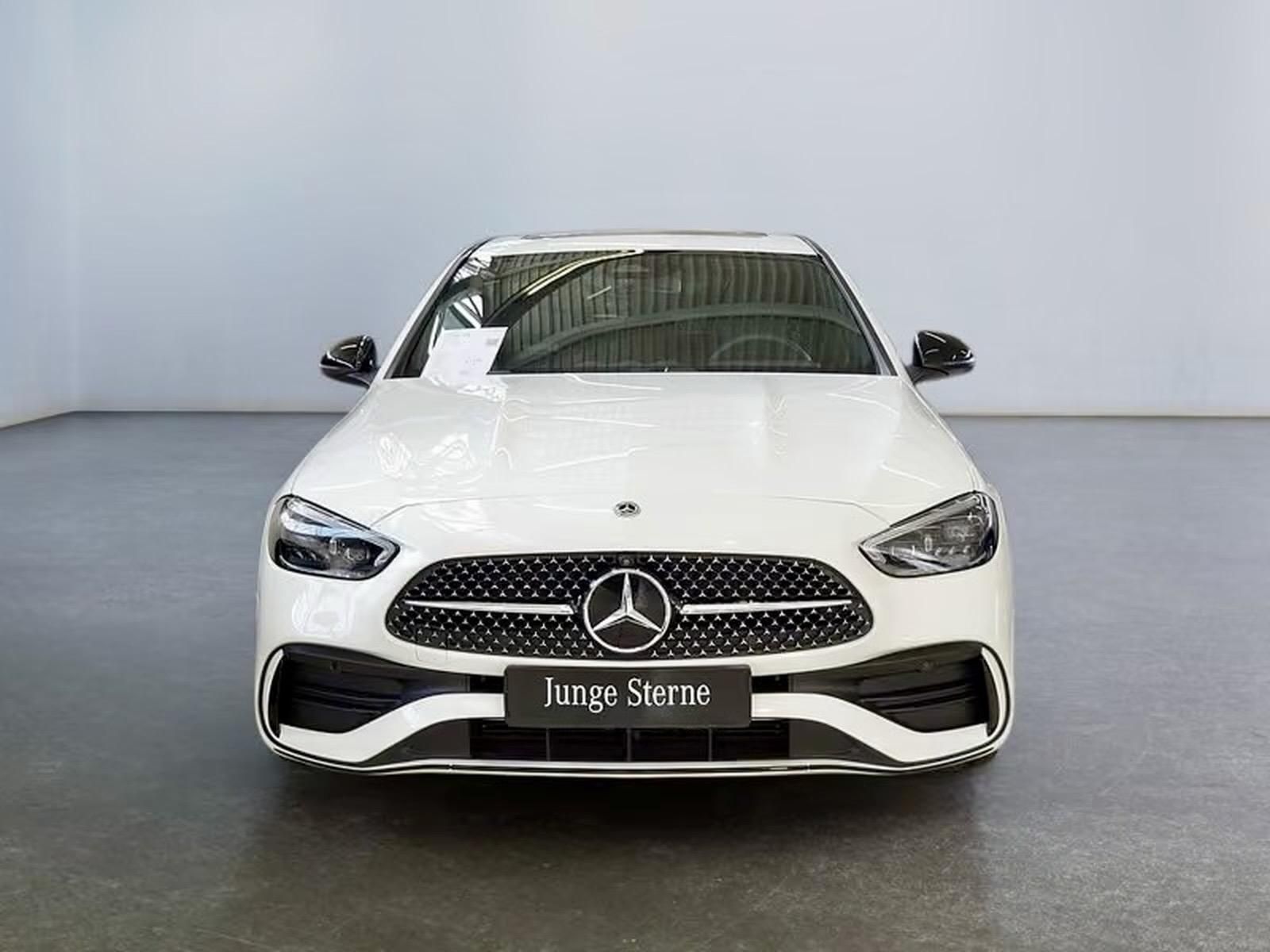 Mercedes-Benz Třídy C, 300 4Matic AMG PANO 360 DISTRO - fotka 3