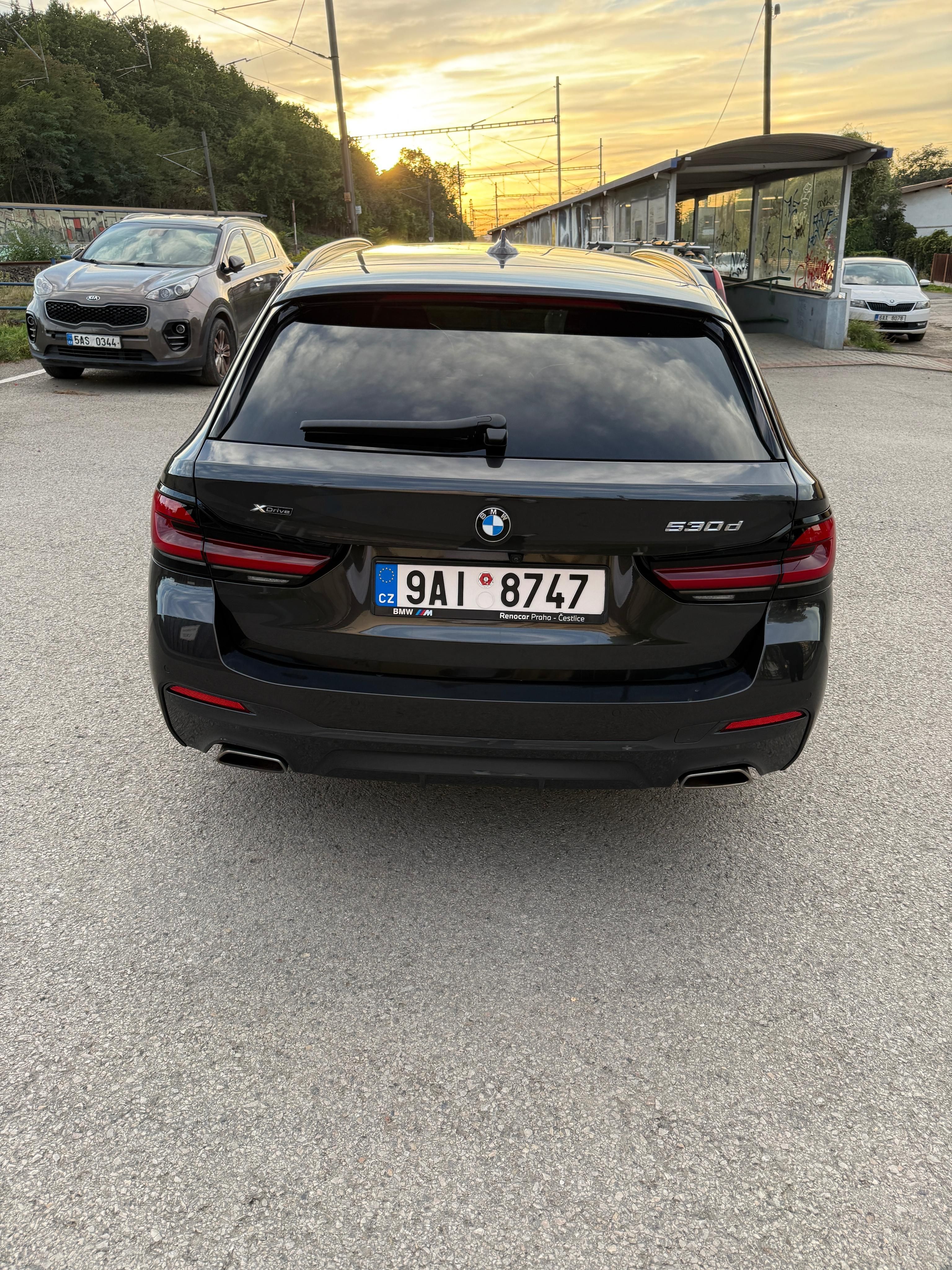 BMW Řada 5, 530D XDRIVE - fotka 6