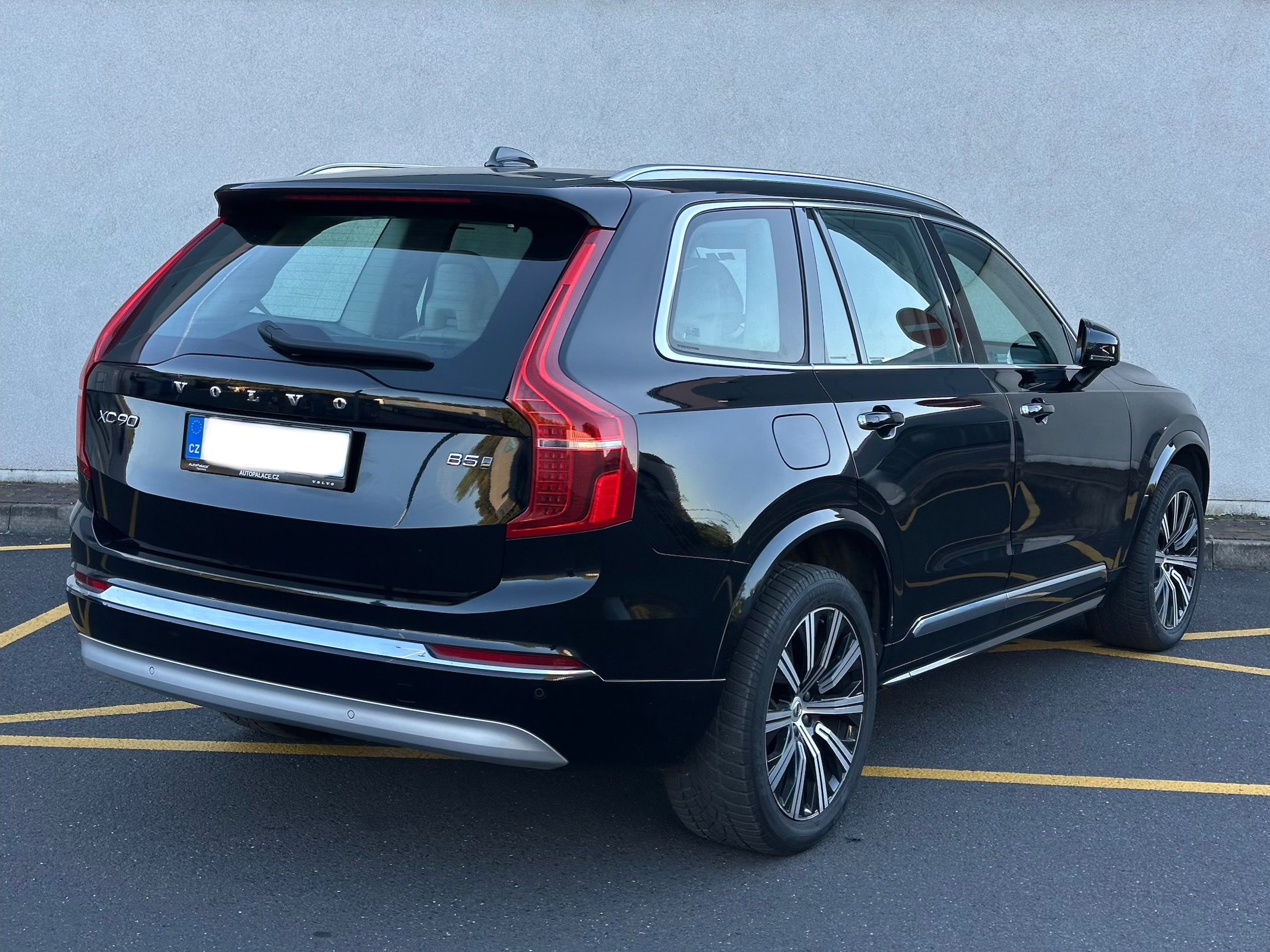 Volvo XC90, 173kw,inscript,7míst,DPH,1.maj - fotka 5