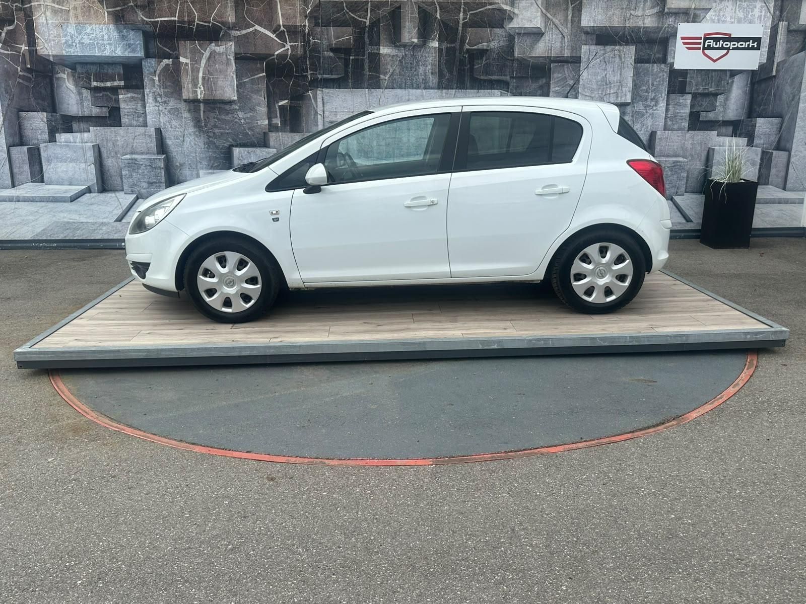 Opel Corsa, 1.2i,63KW,TEMPOMAT,111 EDITION - fotka 4