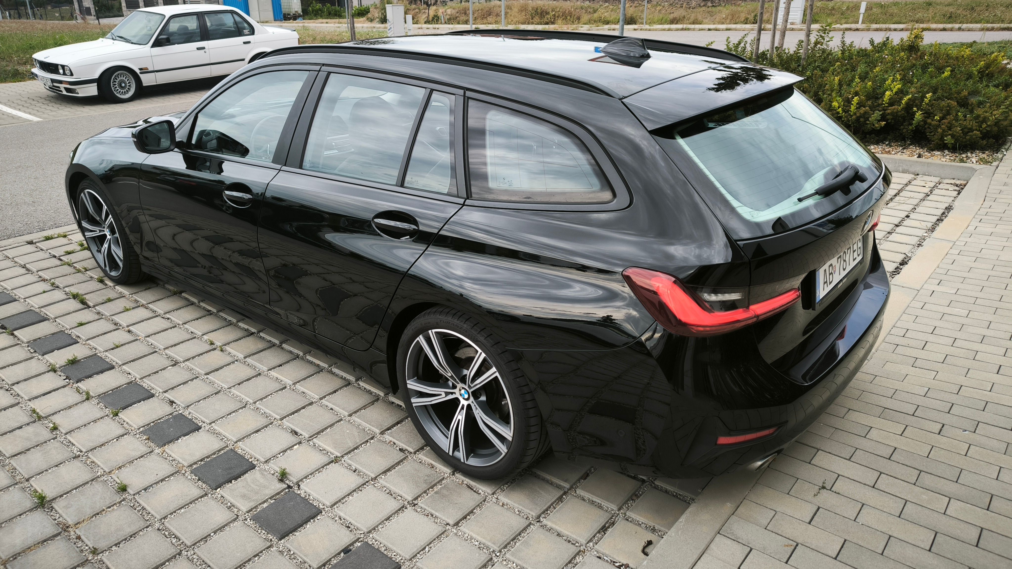 BMW Řada 3, 318d G21 Touring A/T, 32116km - fotka 5
