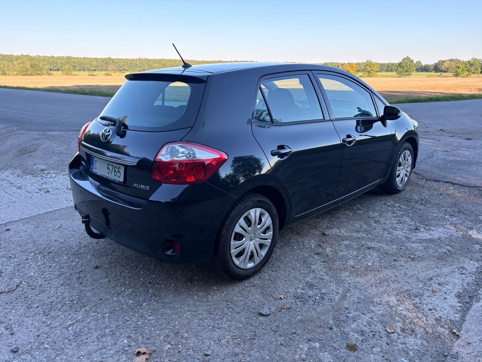 Toyota Auris, 1,33 16V VVTi 73 KW Plný ser - fotka 5