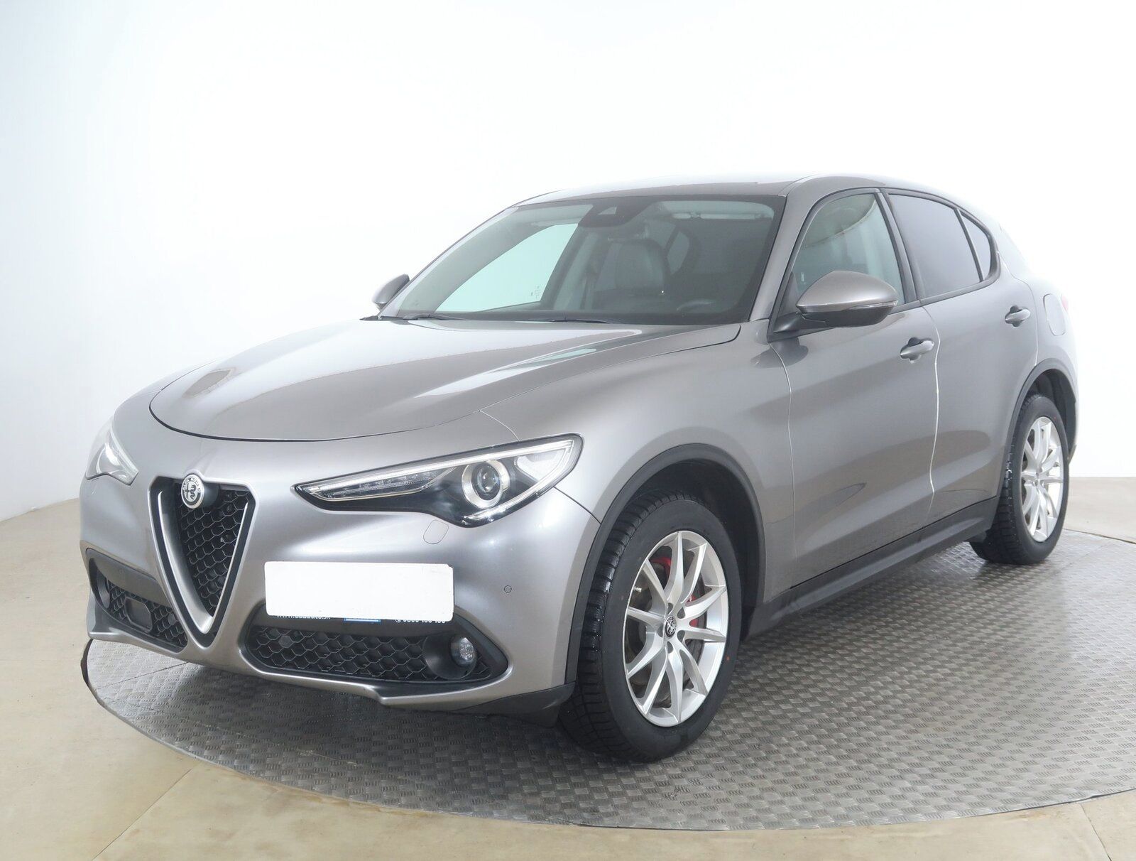 Alfa Romeo Stelvio, 2.2 Diesel, 4X4, Automat - fotka 2