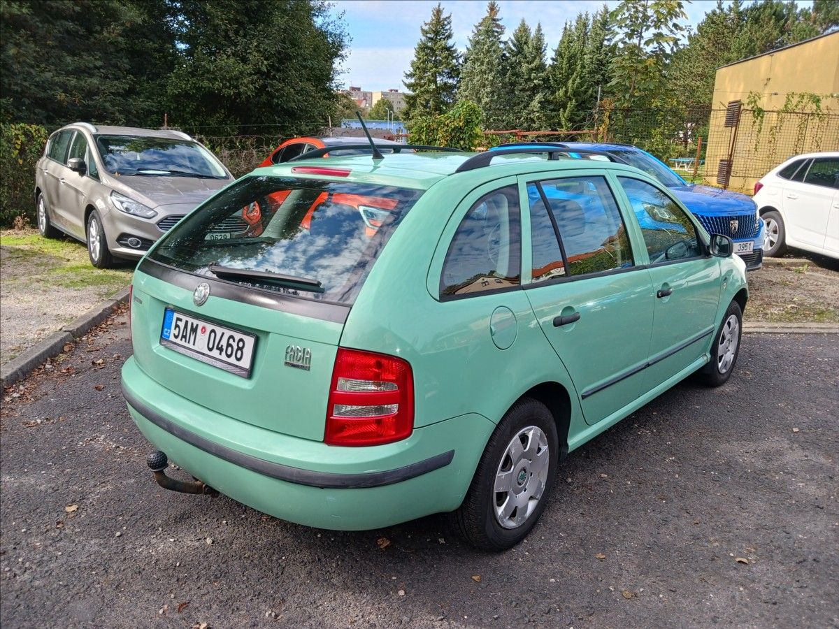 Škoda Fabia, 1,4 MPI 50kW Kombi - fotka 6
