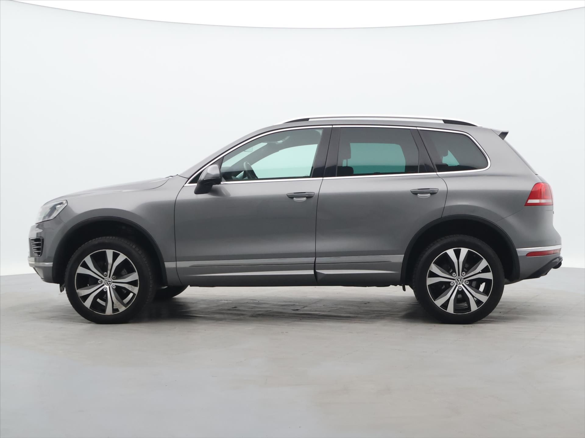 Volkswagen Touareg, 3,0 TDI V6 193kW Exclusive CZ - fotka 4