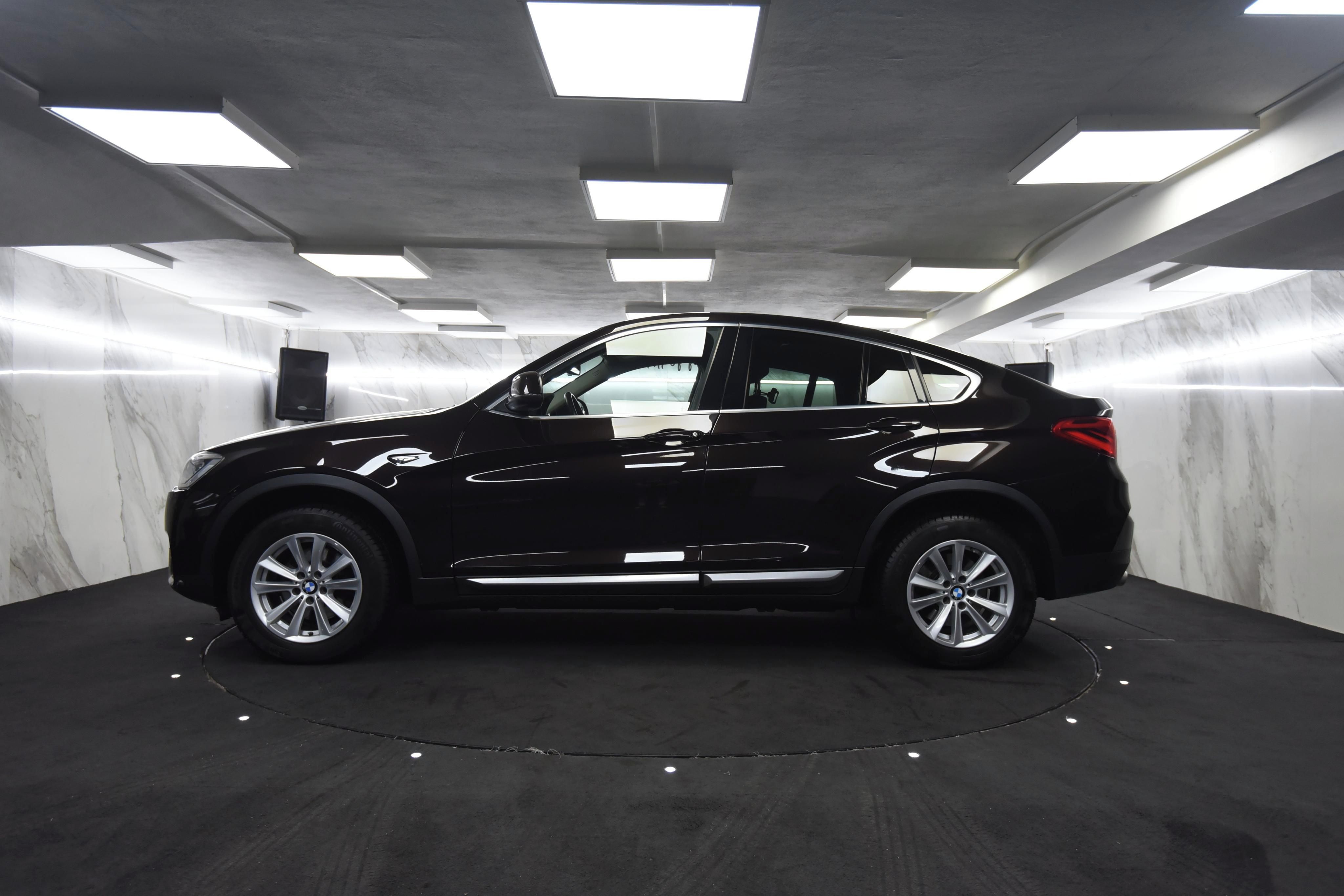 BMW X4, X4 XDRIVE 20D - Servisováno - fotka 4