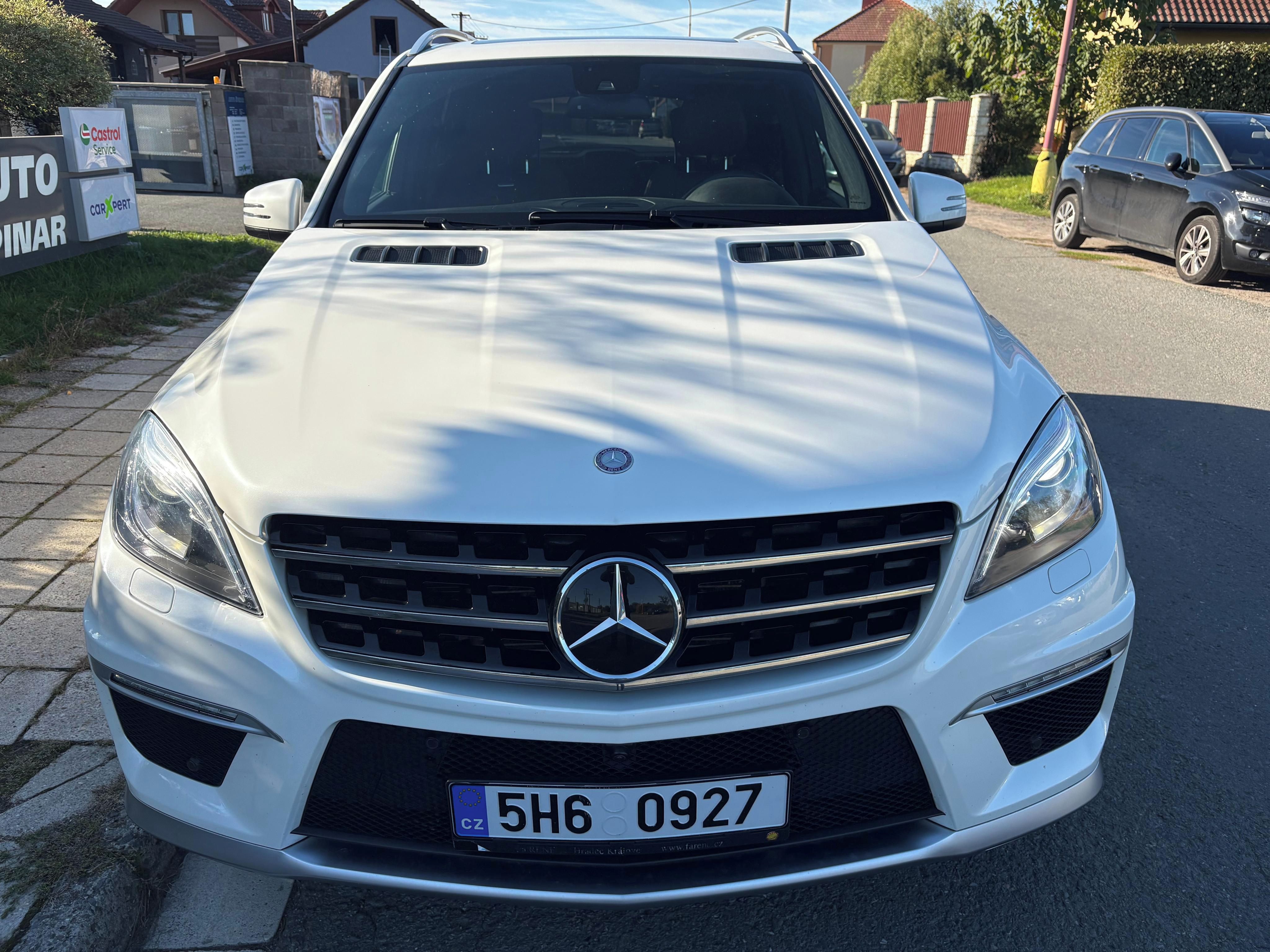 Mercedes-Benz ML, AMG 63 BITURBO - fotka 4
