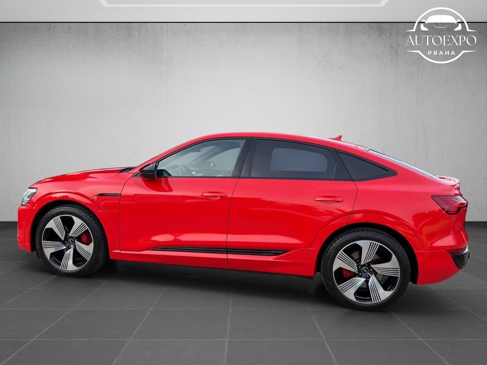 Audi Q8, Sportback e-tron 55 quattro* - fotka 4