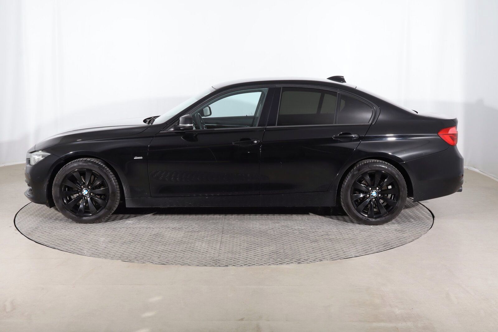BMW Řada 3, 320 d, Serv.kniha - fotka 3