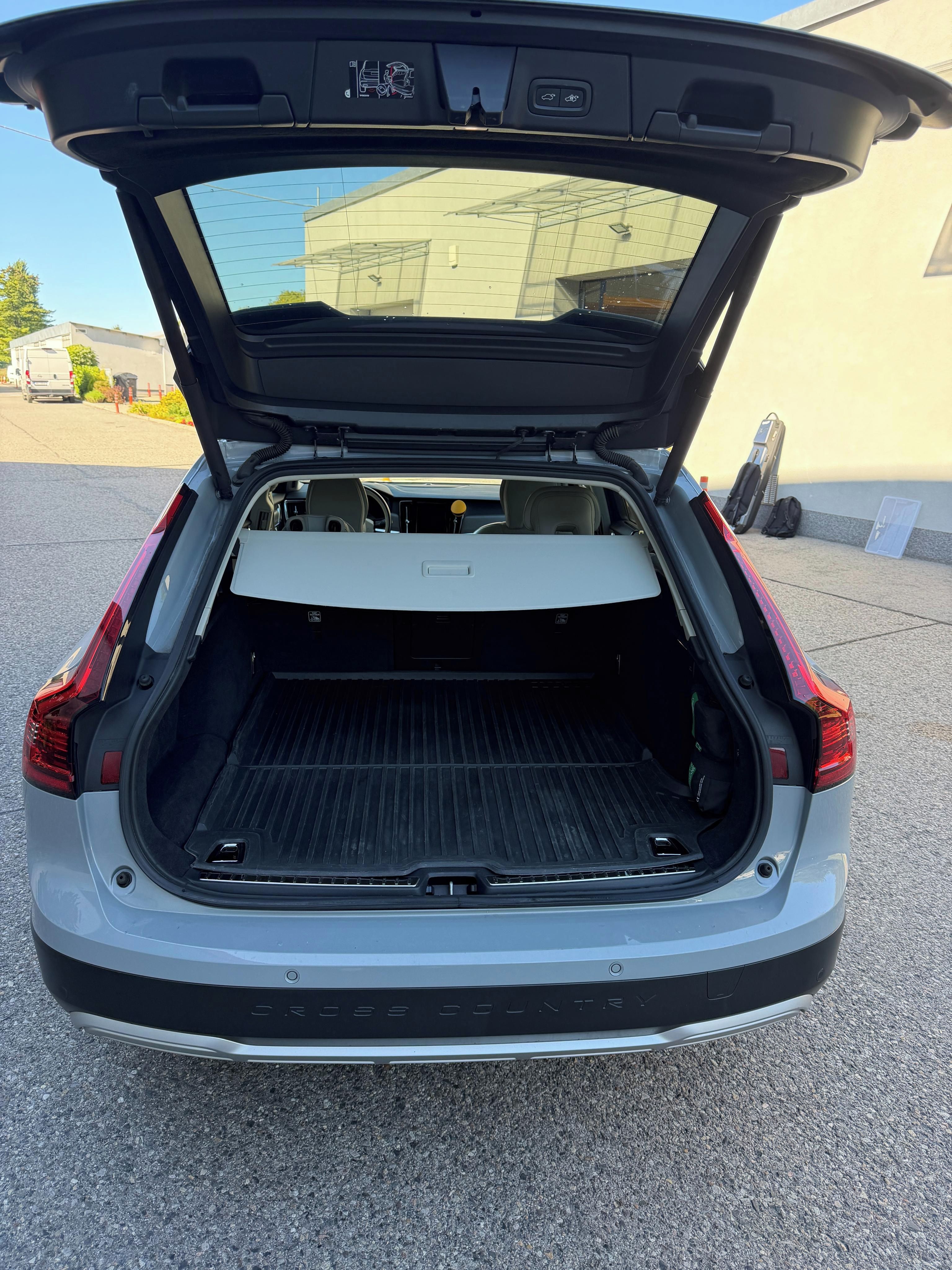 Volvo V90, B6 AWD ULTIMATE POLESTAR - fotka 4