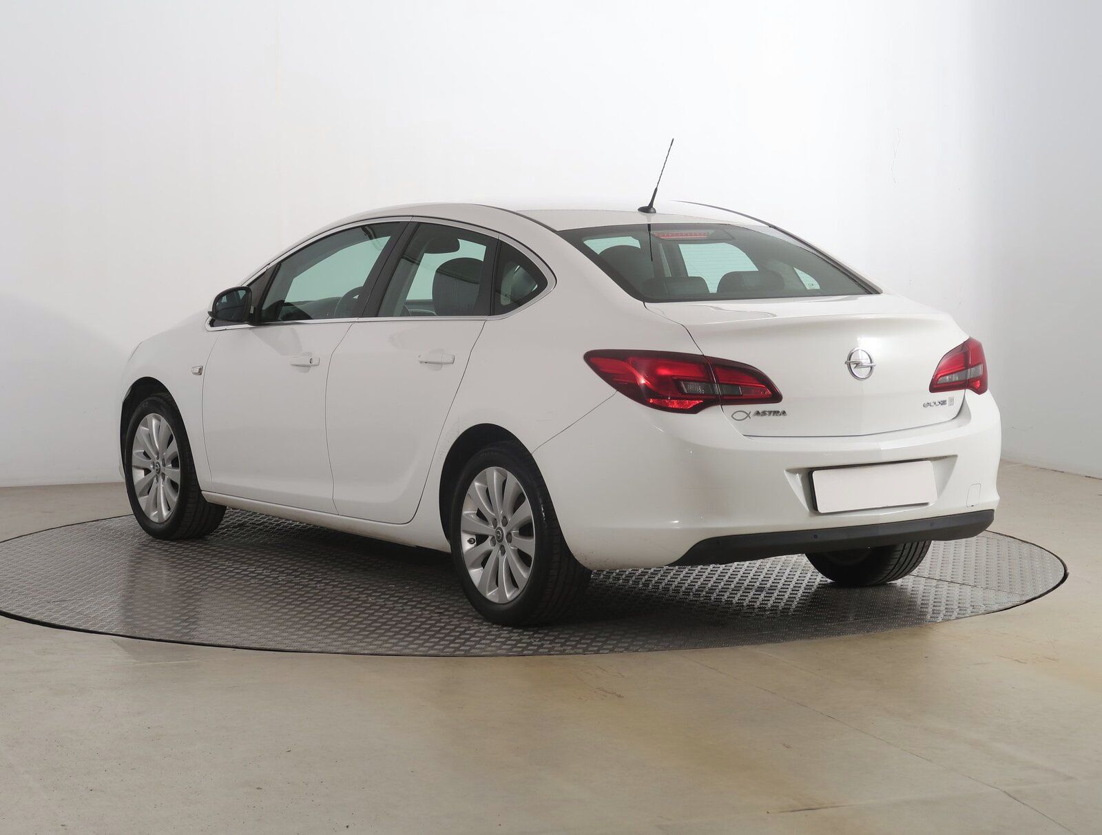 Opel Astra, 1.6 16V, Serv.kniha - fotka 4