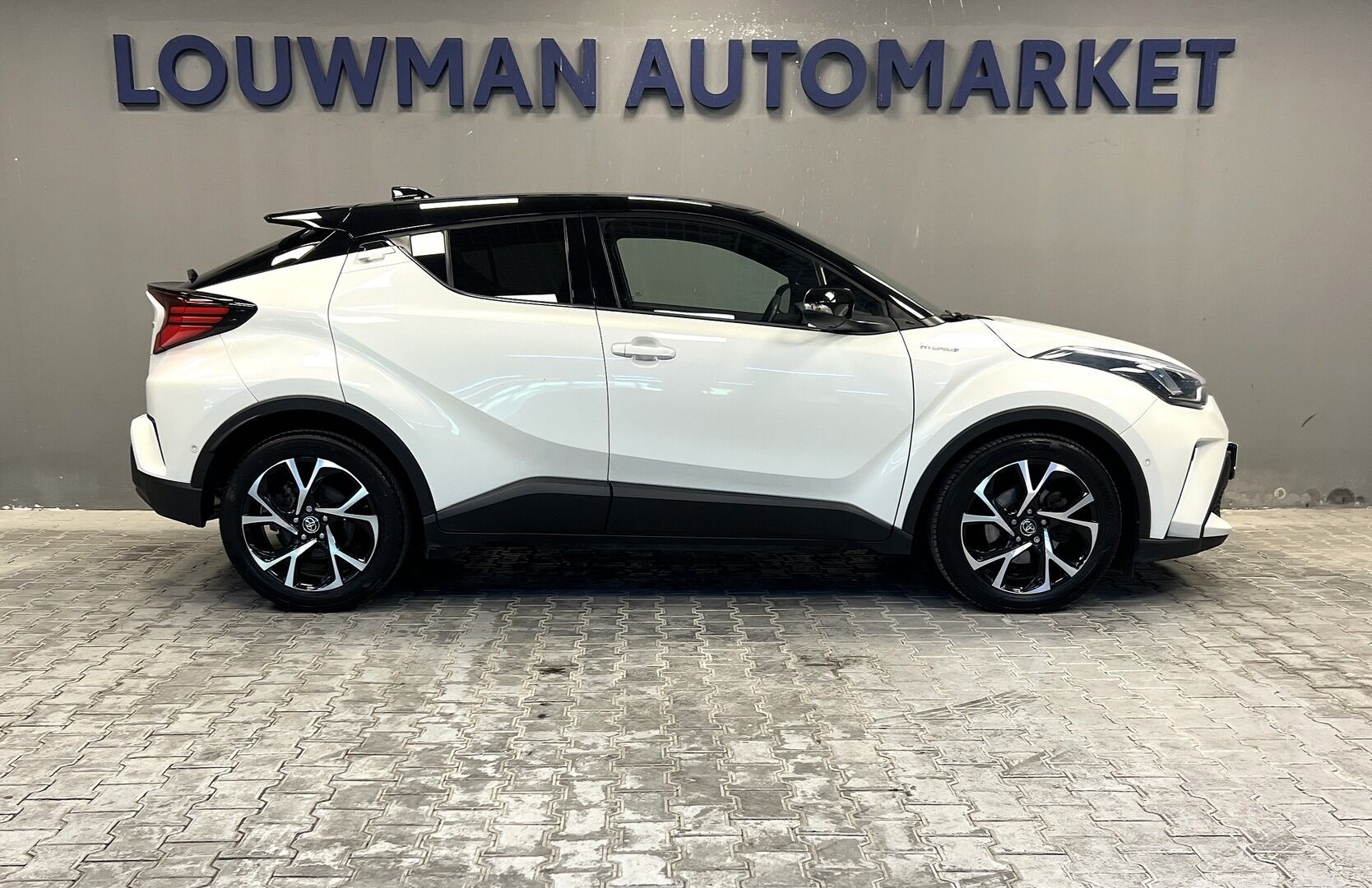 Toyota C-HR, 1.8 Hybrid AT SELECTION - fotka 4
