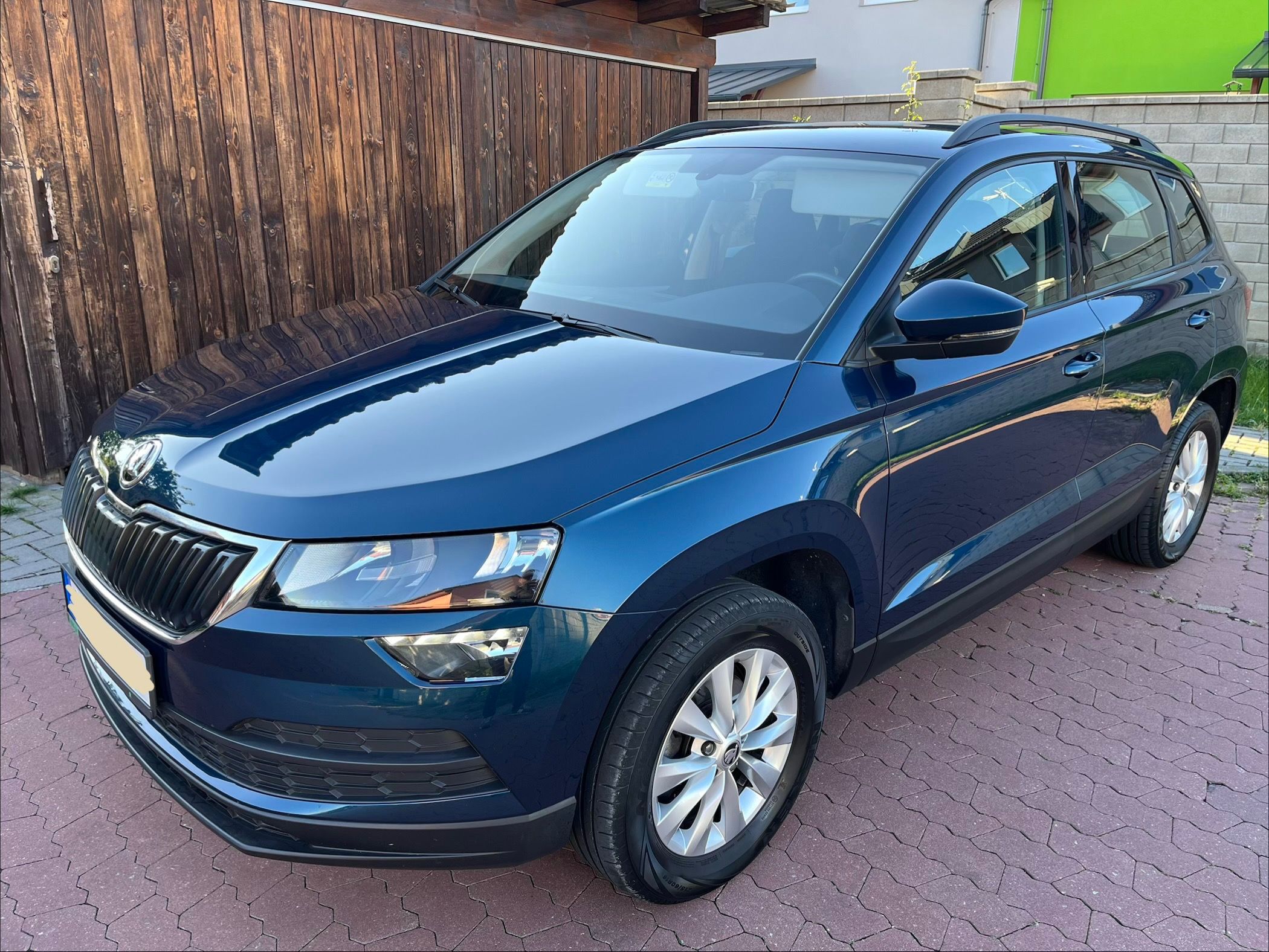 Škoda Karoq, 1.0Tsi 85kw ČR serviska tažné