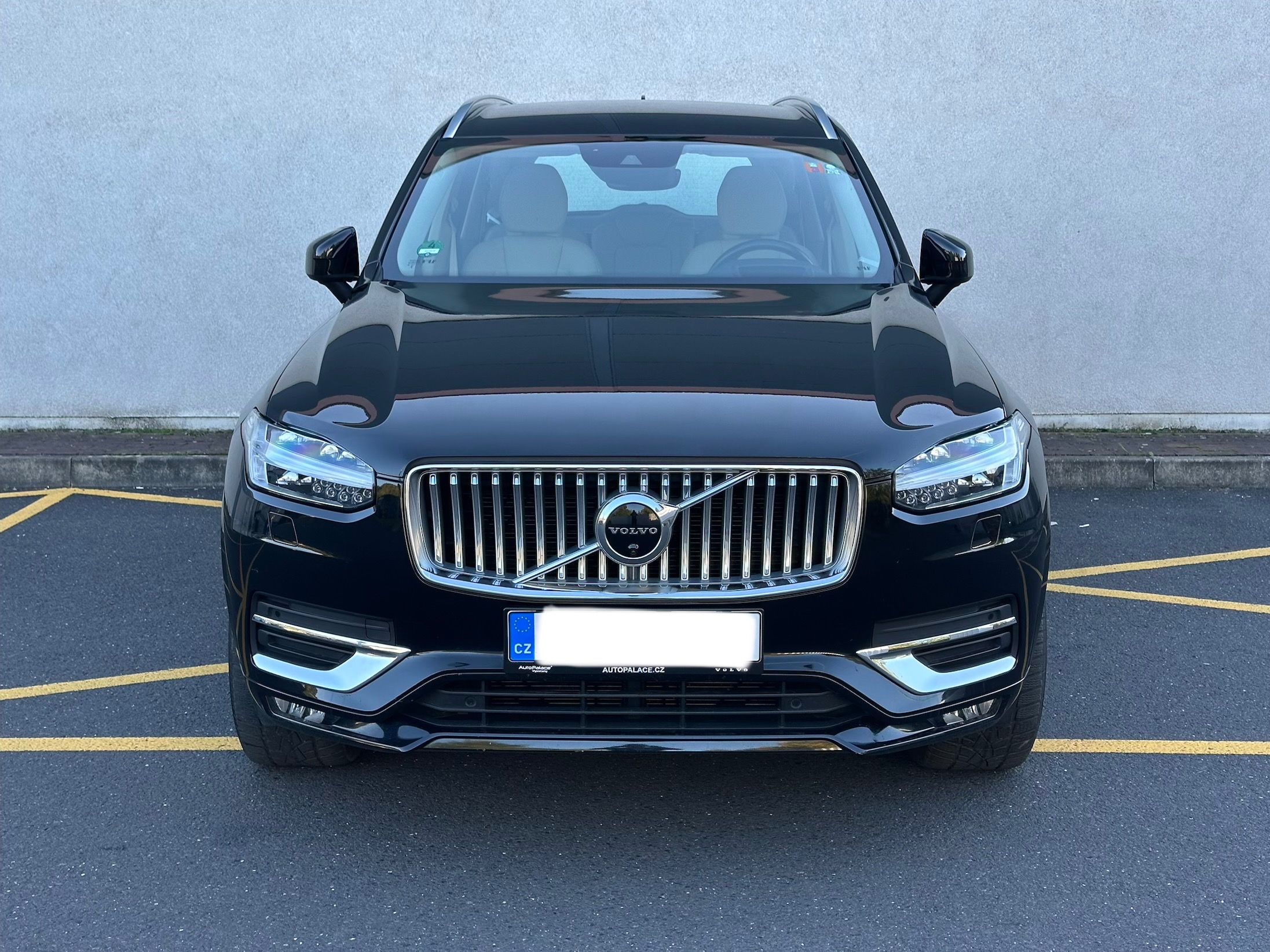 Volvo XC90, 173kw,inscript,7míst,DPH,1.maj - fotka 2