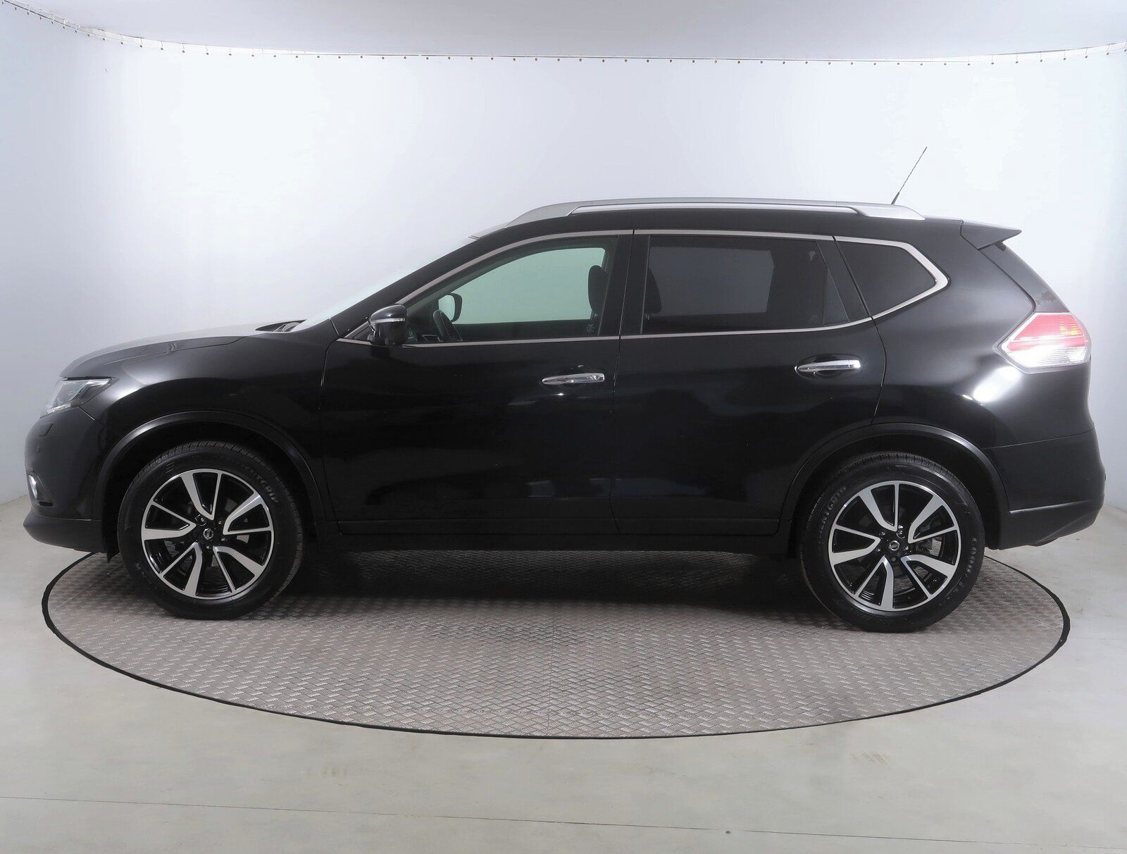 Nissan X-Trail, 1.6 dCi, 4X4, Serv.kniha - fotka 3