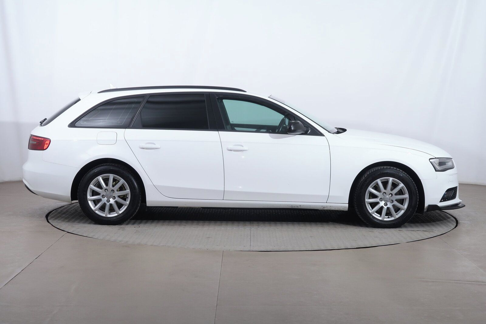 Audi A4, 2.0 TDI, Automat - fotka 6