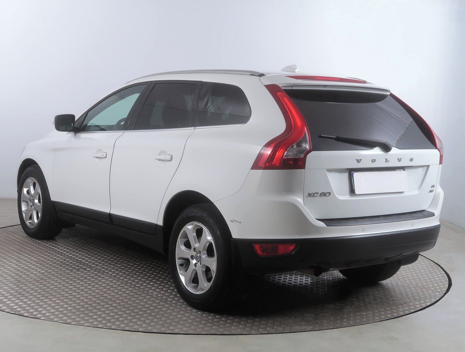 Volvo XC60, D5, Kinetic, 4X4, Automat - fotka 4
