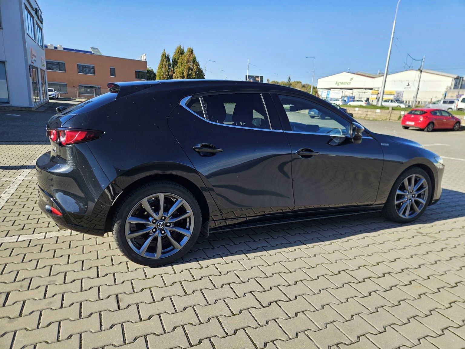 Mazda 3, 2.0 skyacitve -G,90kW, automat - fotka 4